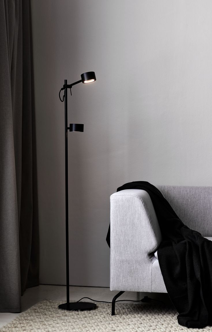 Clyde Stehlampe Leselampe Ø 8,5 cm mit Moodmaker Dimmer Schwarz