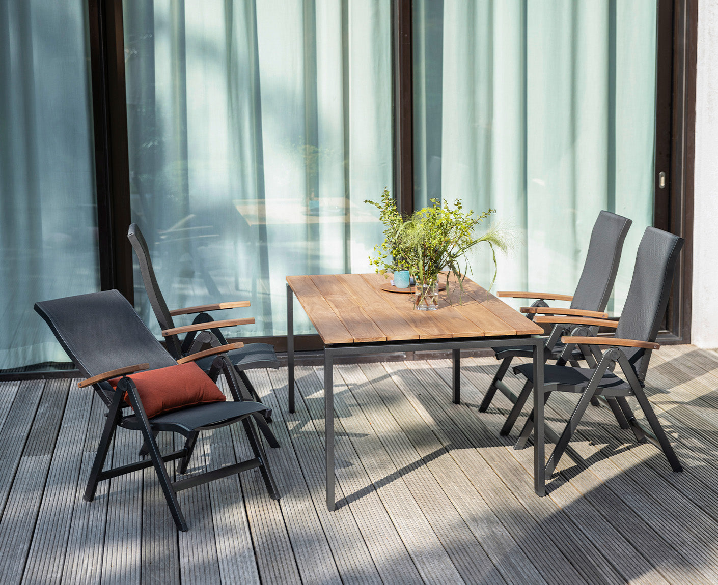 Sleek Multipositionssessel Anthrazit / Teak
