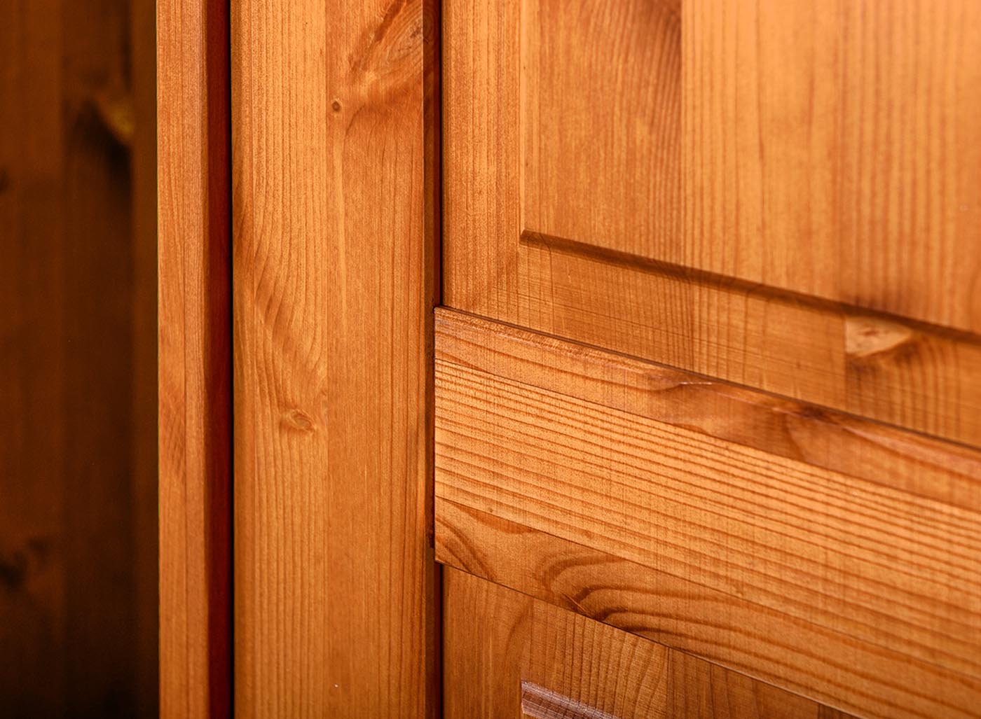 Toskania Massivholz Kleiderschrank 3-türig mit Spiegel 193x218 cm Kiefer, gebeizt