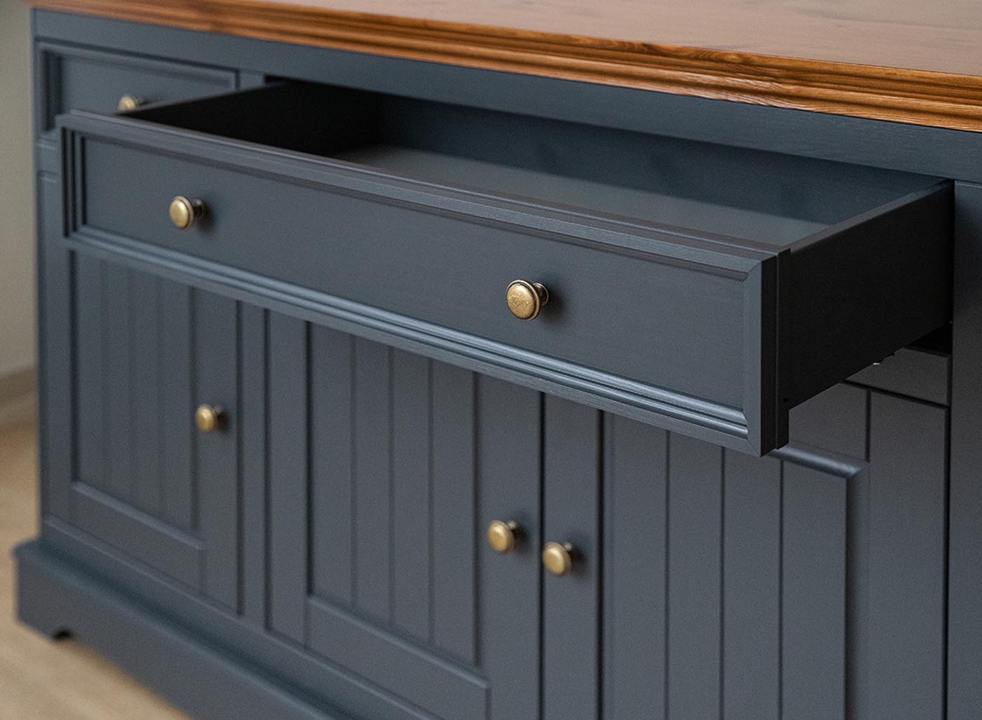 Belluno Elegante Massivholz Sideboard Grafit / Eiche