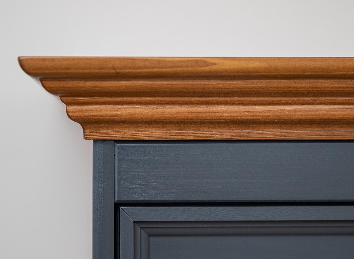 Belluno Elegante Massivholz Lowboard mit 2 Schubladen 167 cm Grafit / Eiche