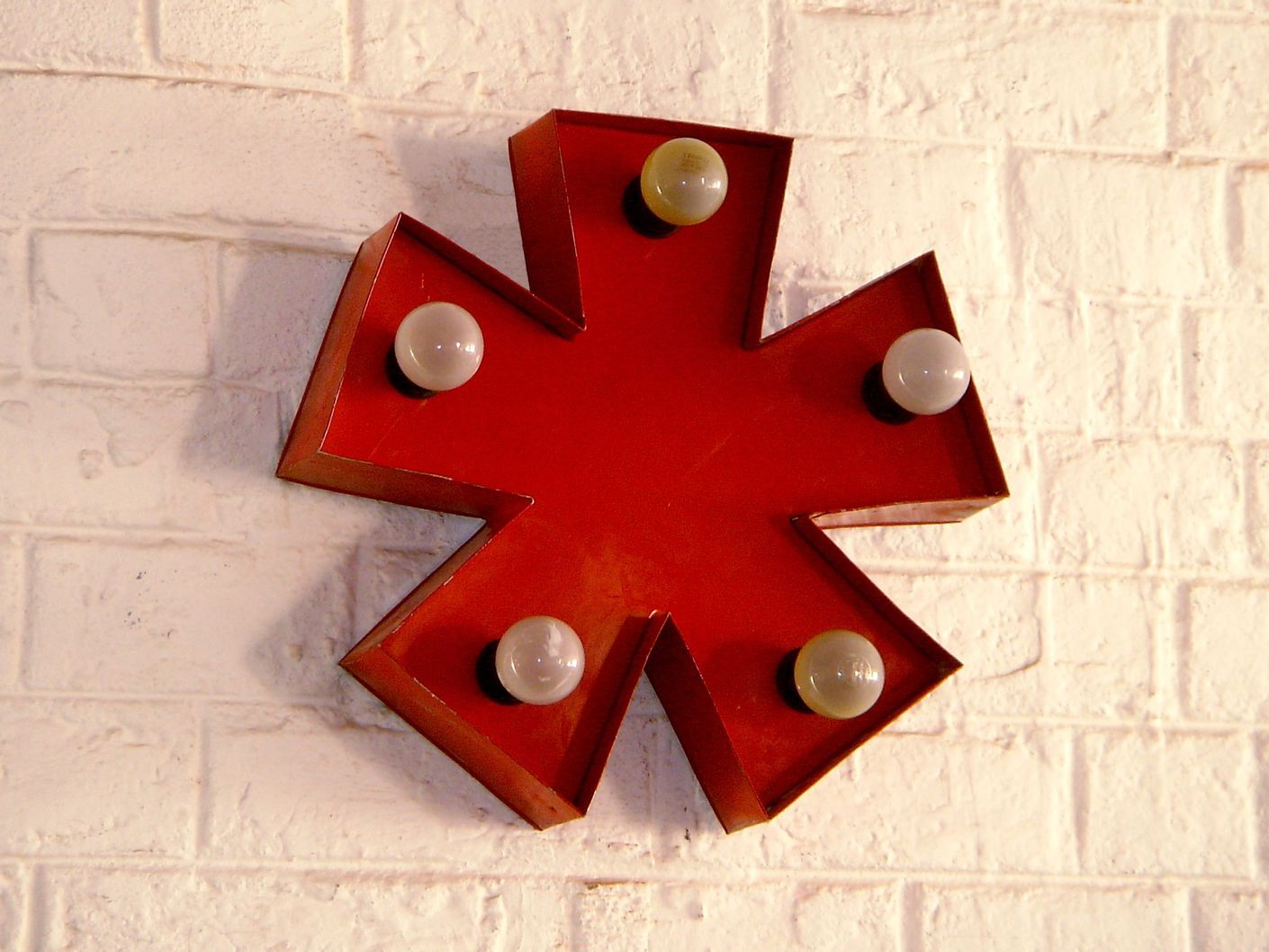 17007 Wandleuchte rot