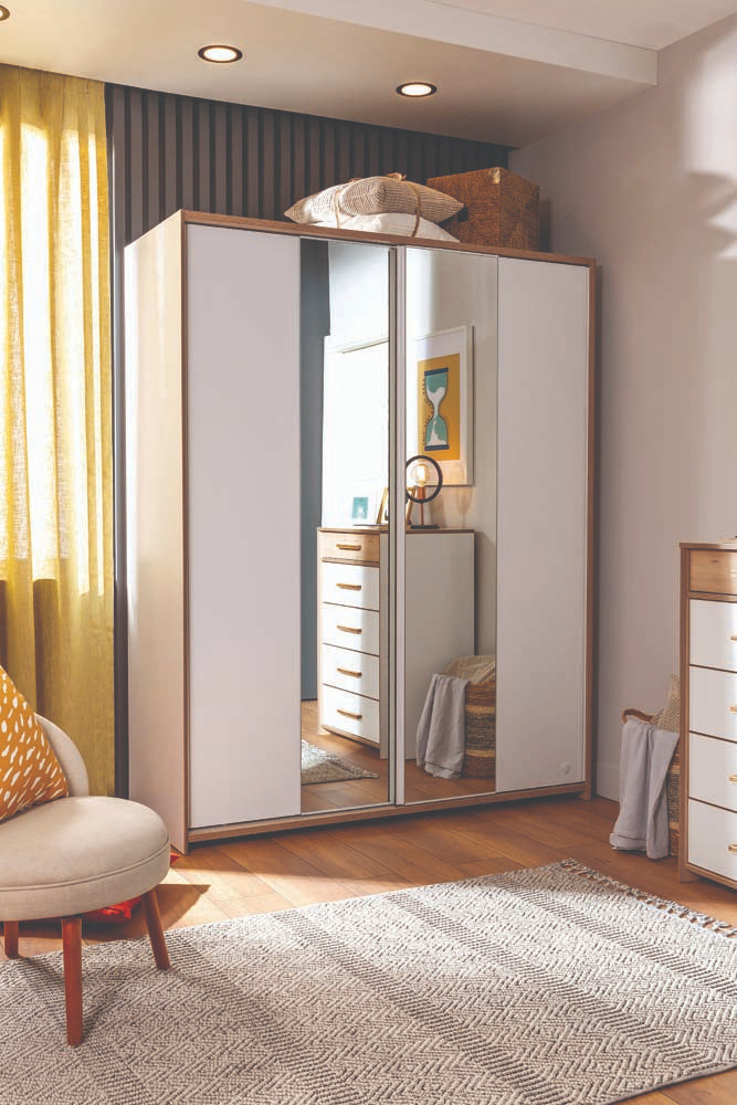 Modera 4-türiger Schiebetürenschrank mit Spiegel Weiß