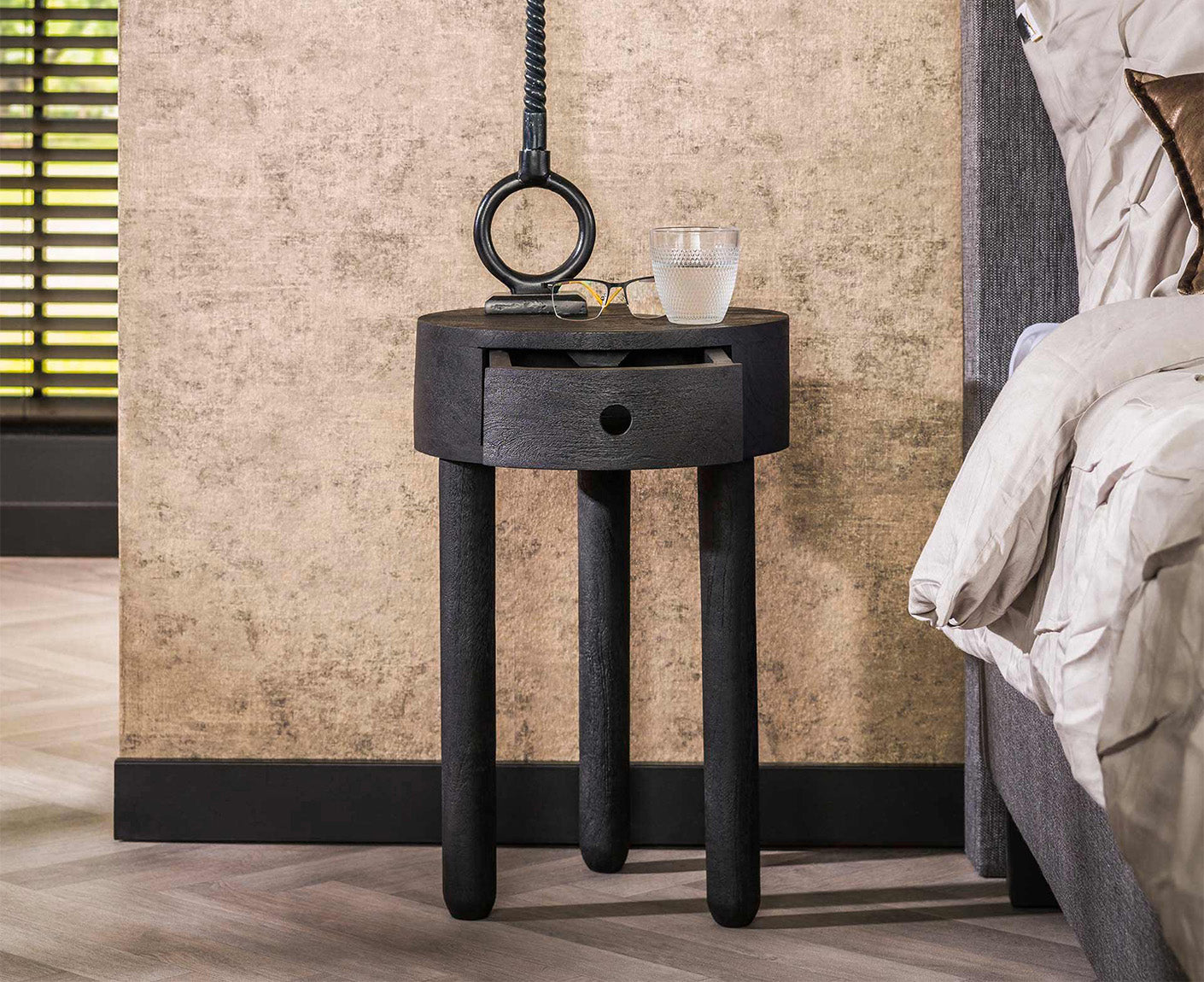 Nachttisch 1L Round Full Wood / Massiv Akazie schwarz