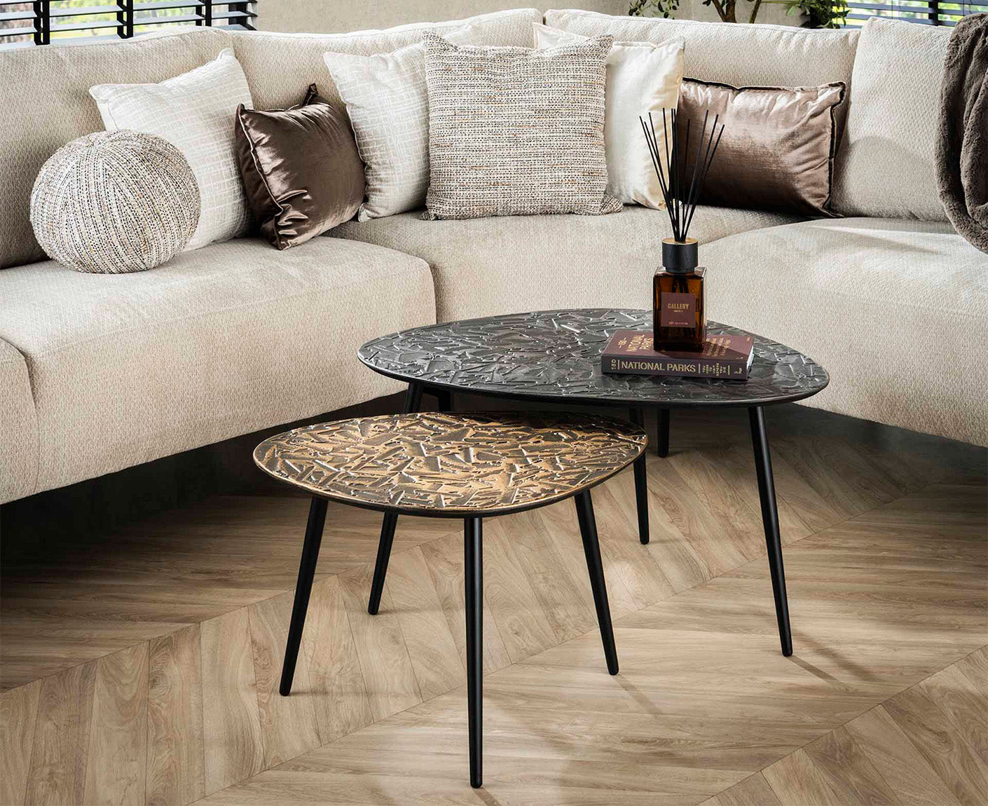 2er Set Couchtisch dreieckig Patina Metal