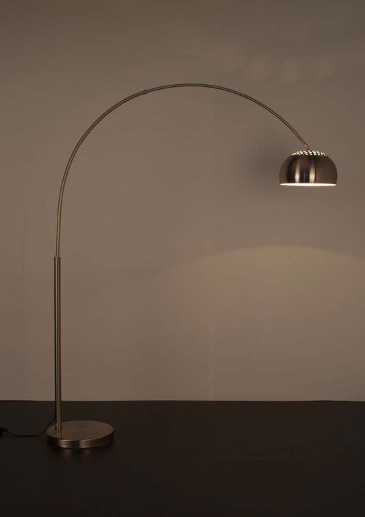Metallgebogene Flurlampe Grau