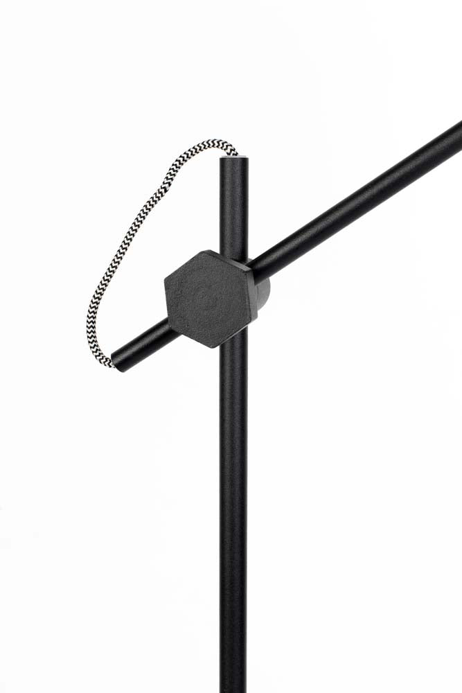 Fokus Stehlampe E27 Schwarz - Voelpe