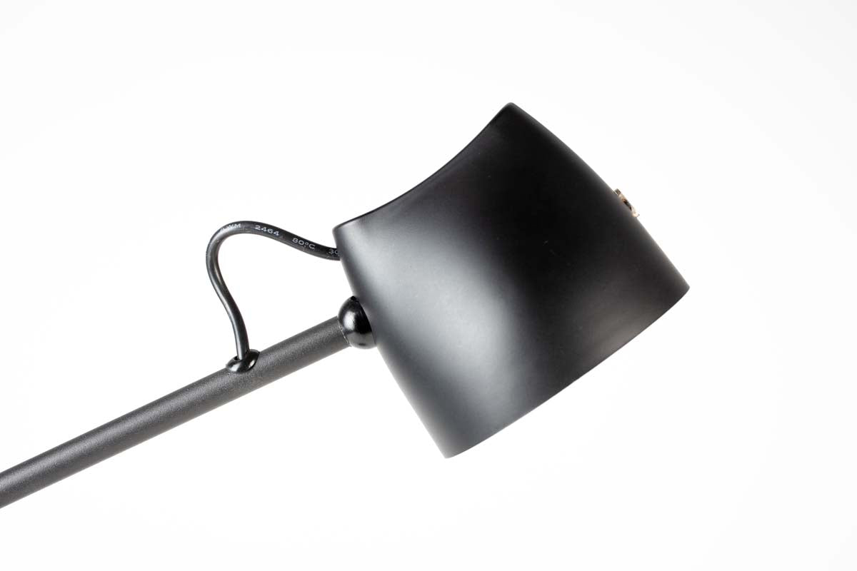 Logan Stehlampe LED Schwarz - Voelpe