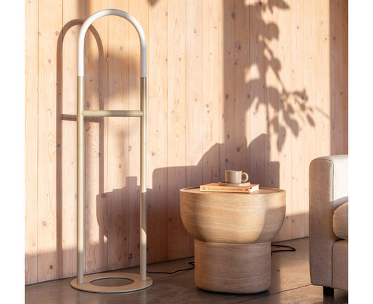 Arch Stehlampe dimmbar Beige