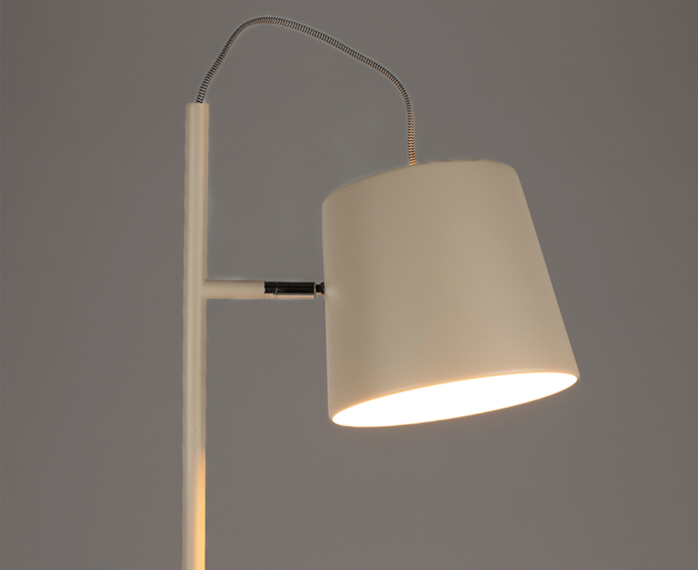 Buckle Head Stehlampe Beige