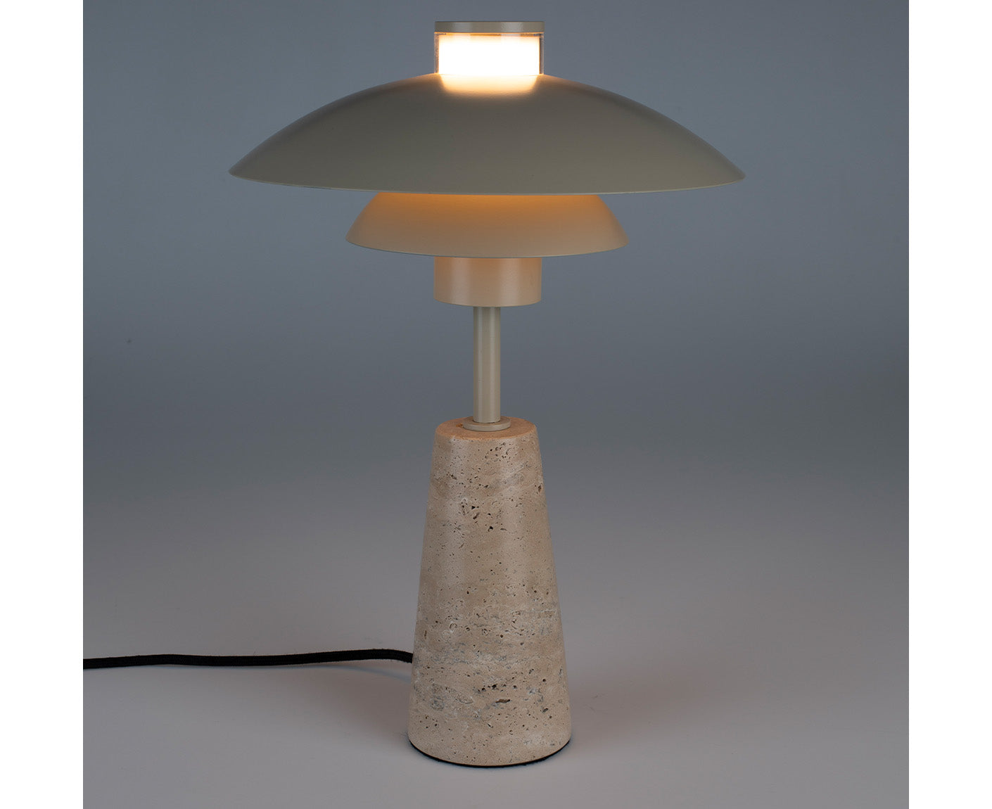 Cole Tischlampe dimmbar Beton / Beige-Travertin