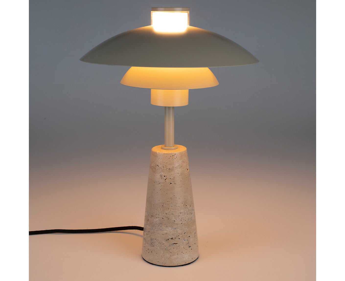 Cole Tischlampe dimmbar Beton / Beige-Travertin