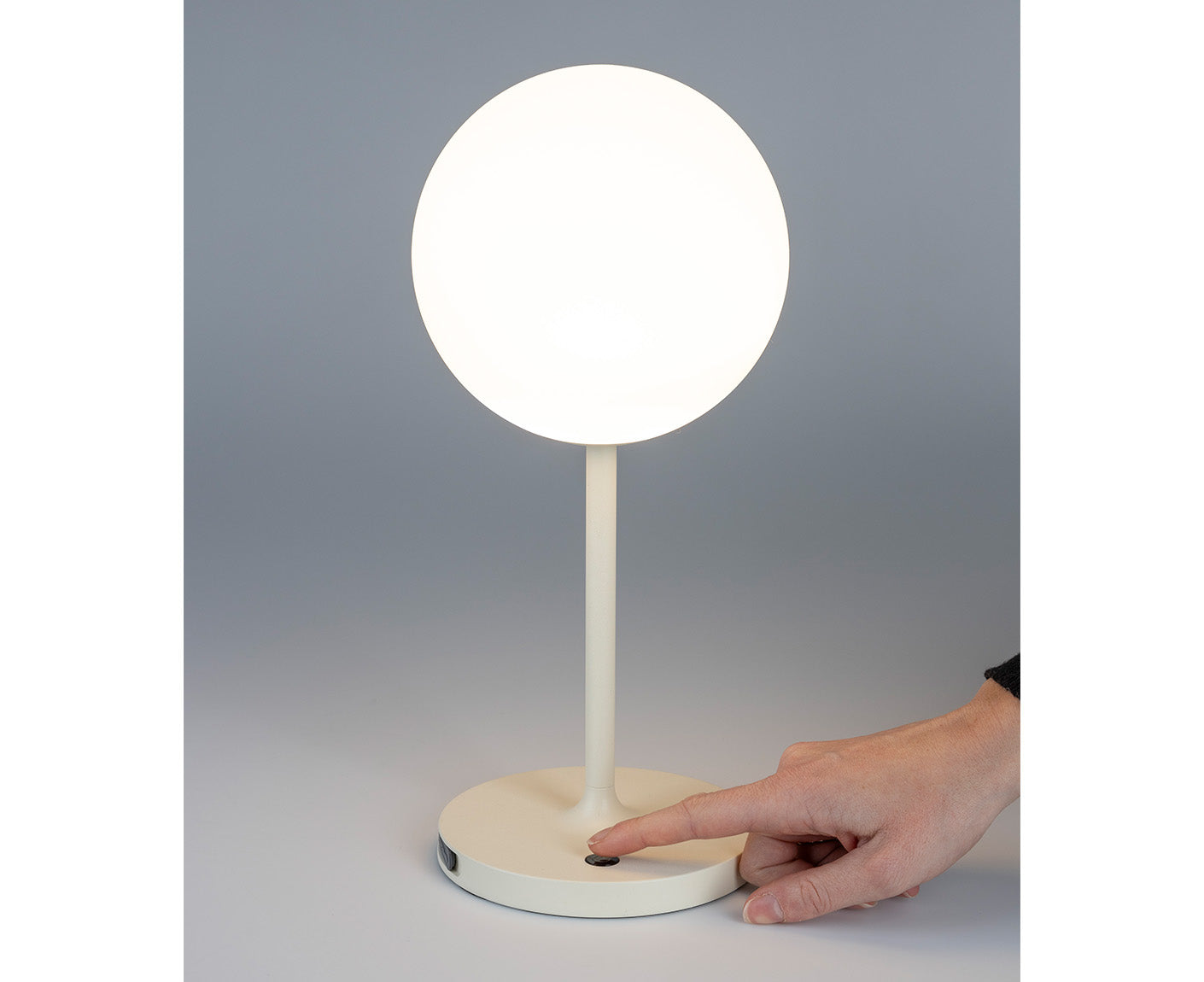 Hub Tischleuchte Tischlampe