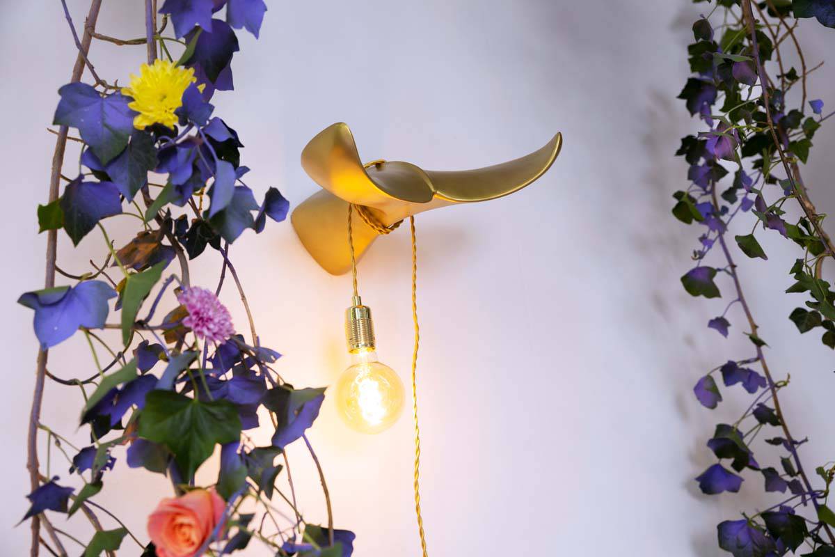 THE TAIL WILL FOLLOW Wandlampe Gold - Voelpe