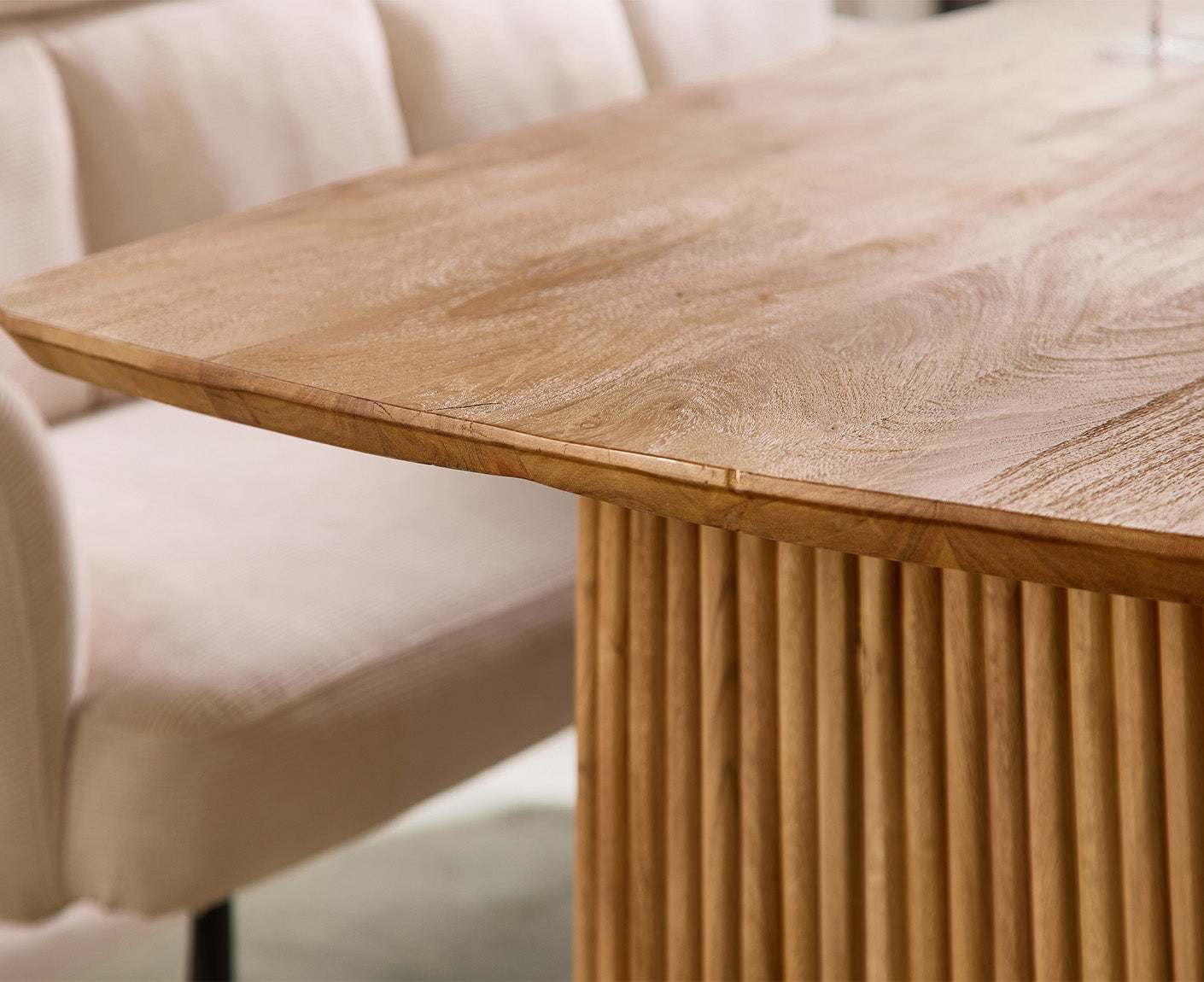 Barney Couchtisch 110x60 cm Akazie Massivholz