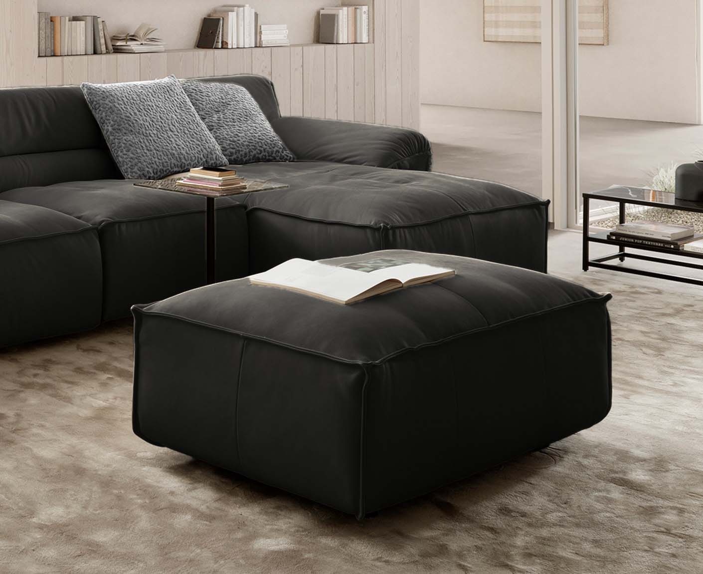 designwerk Vola Hocker | 110 x 75 cm | Echtleder