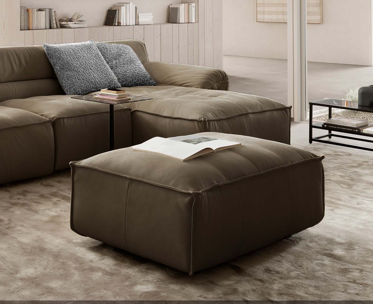 designwerk Vola Hocker | 110 x 75 cm | Echtleder