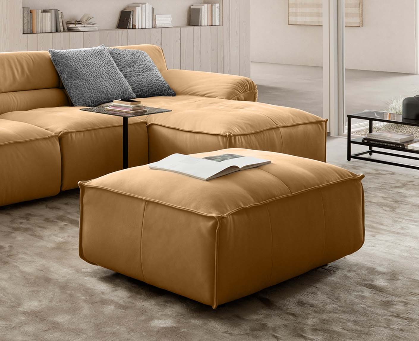 designwerk Vola Hocker | 110 x 75 cm | Echtleder