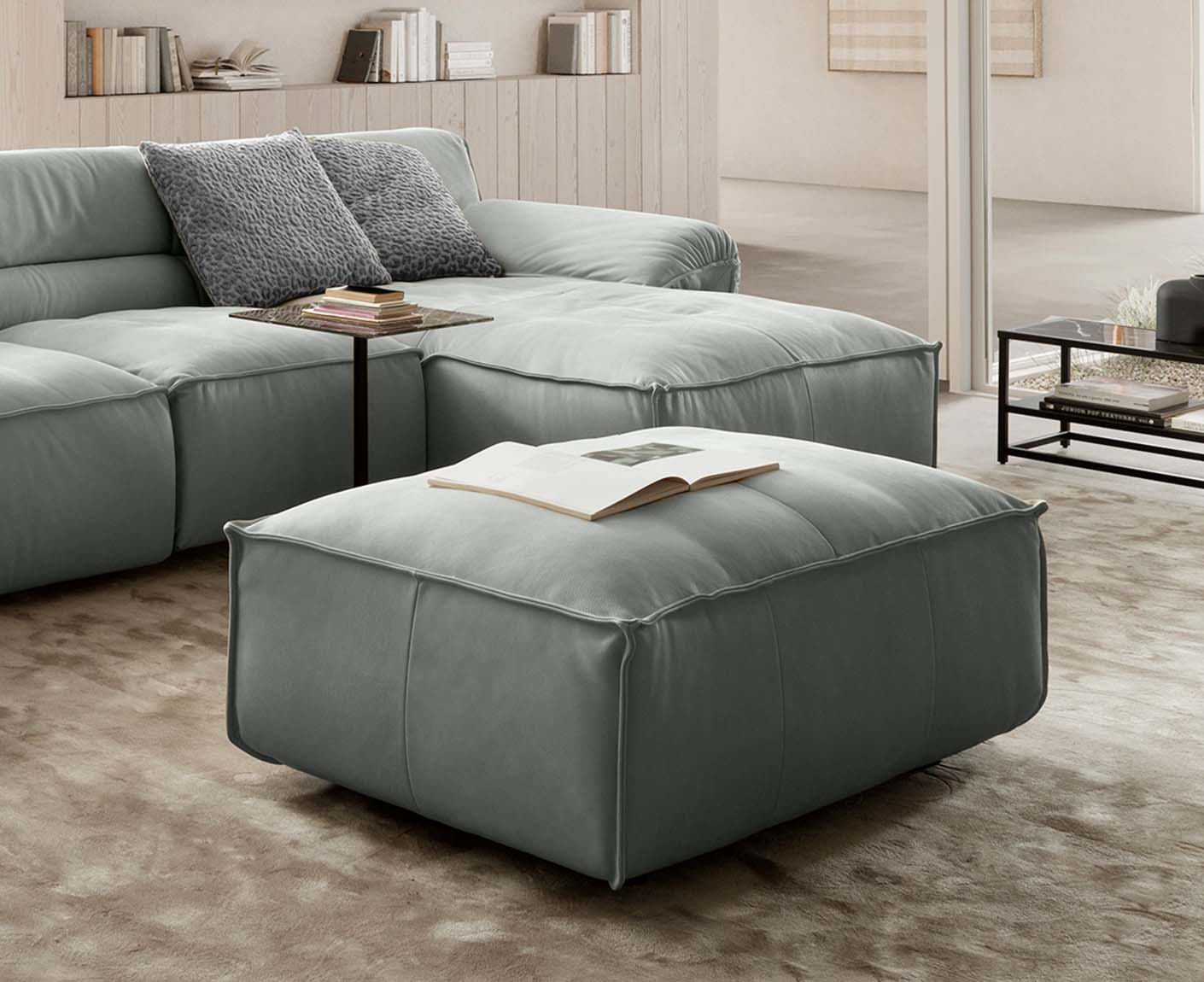 designwerk Vola Hocker | 110 x 75 cm | Echtleder