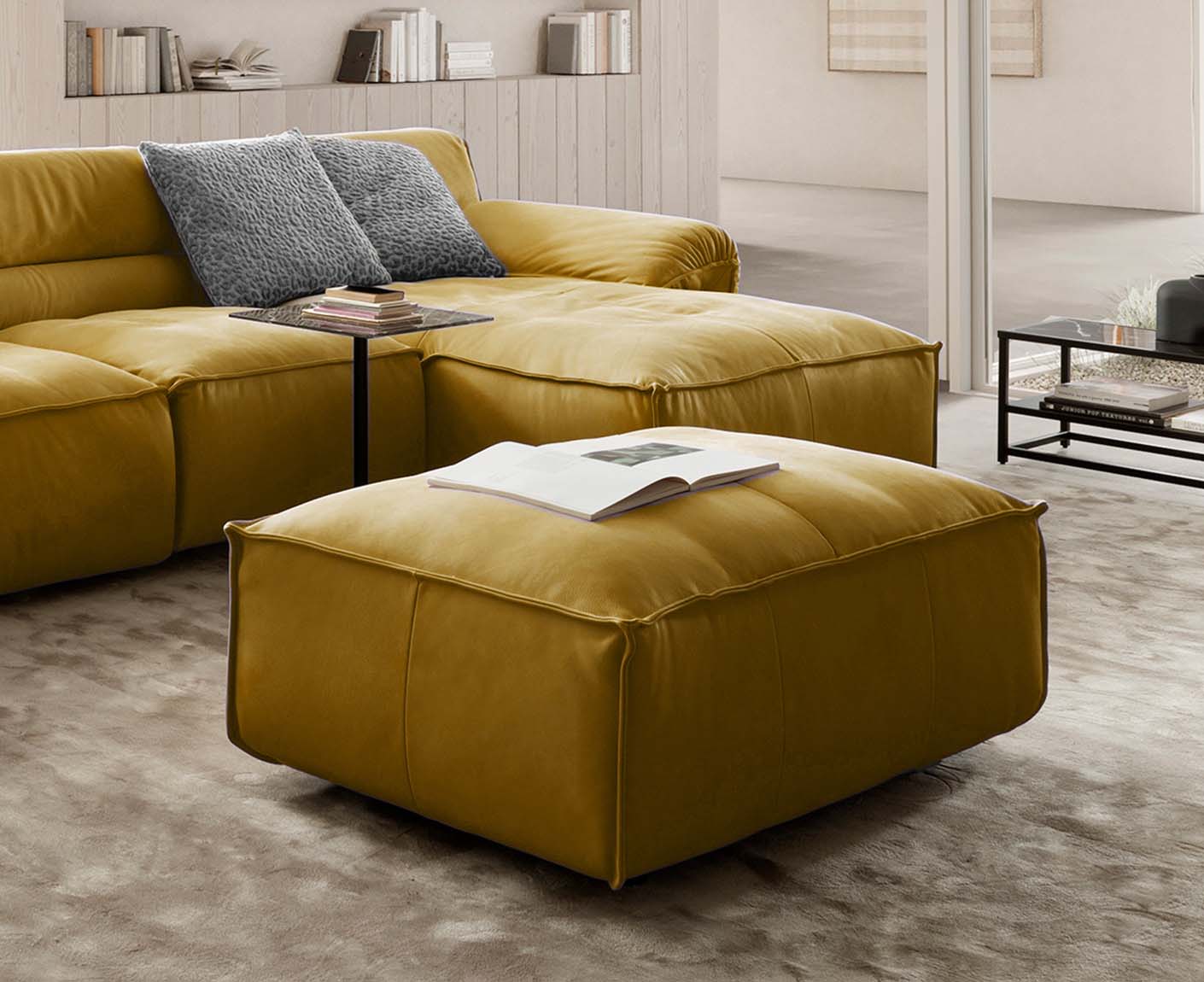 designwerk Vola Hocker | 110 x 75 cm | Echtleder