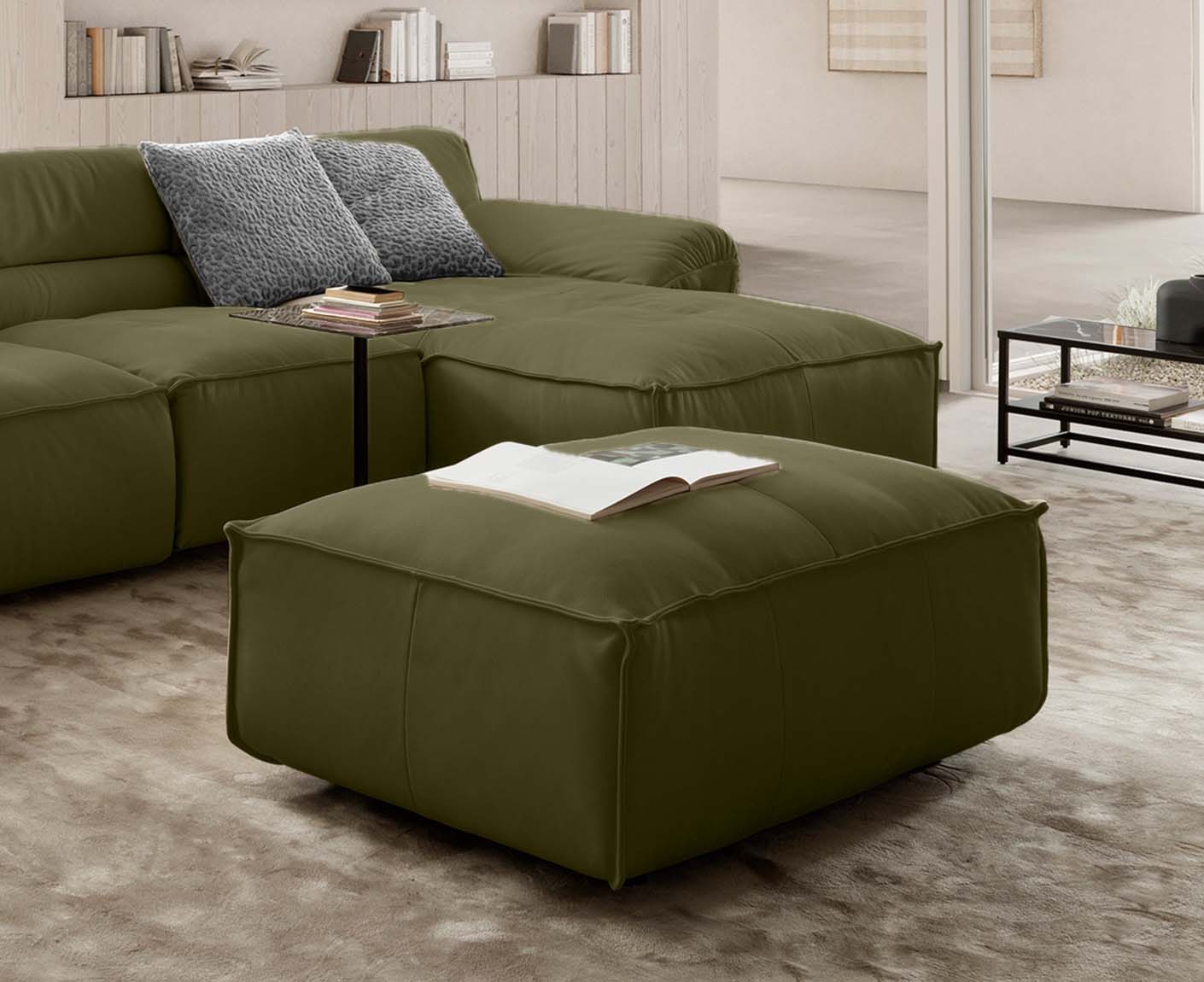 designwerk Vola Hocker | 110 x 75 cm | Echtleder
