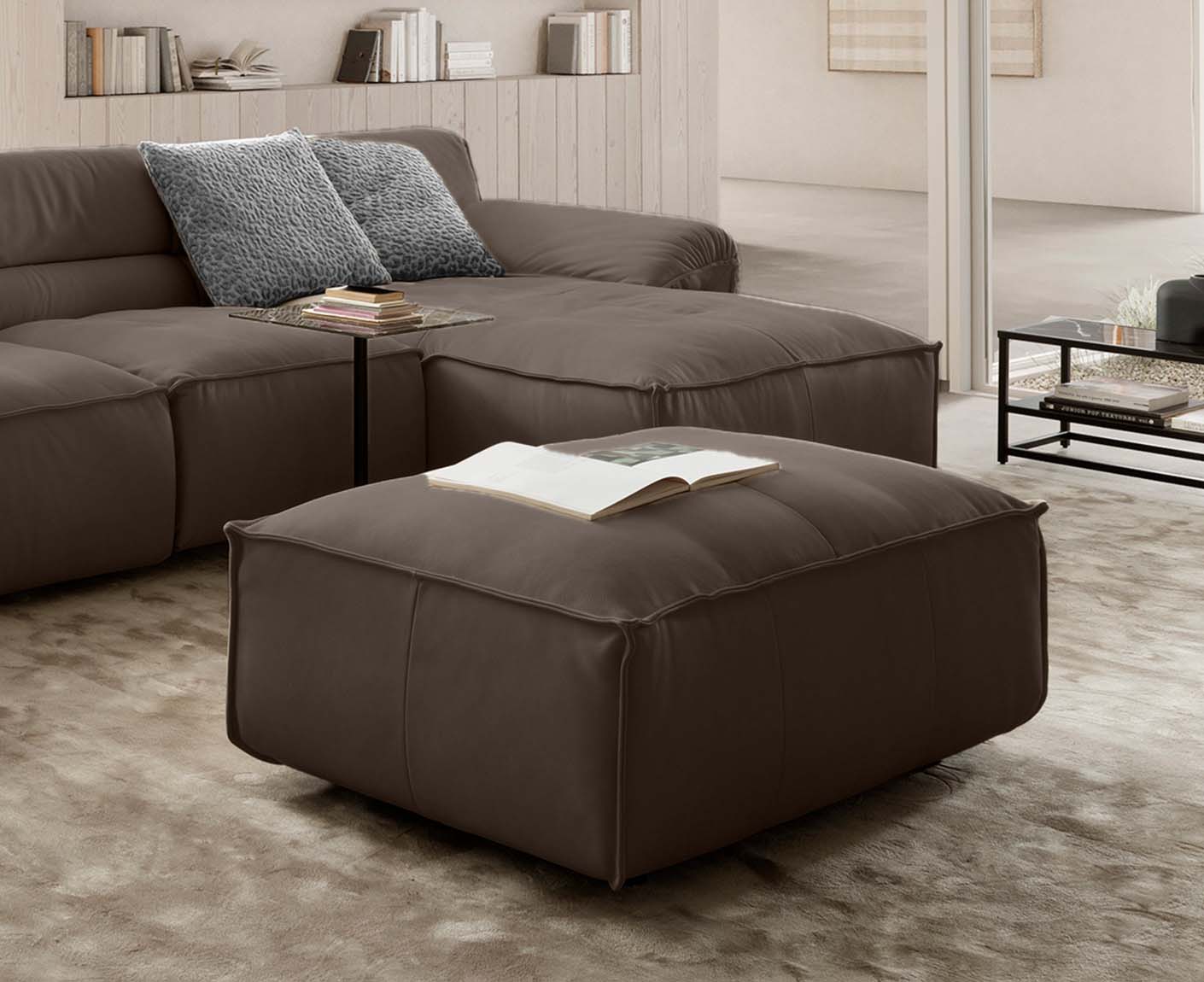 designwerk Vola Hocker | 110 x 75 cm | Echtleder