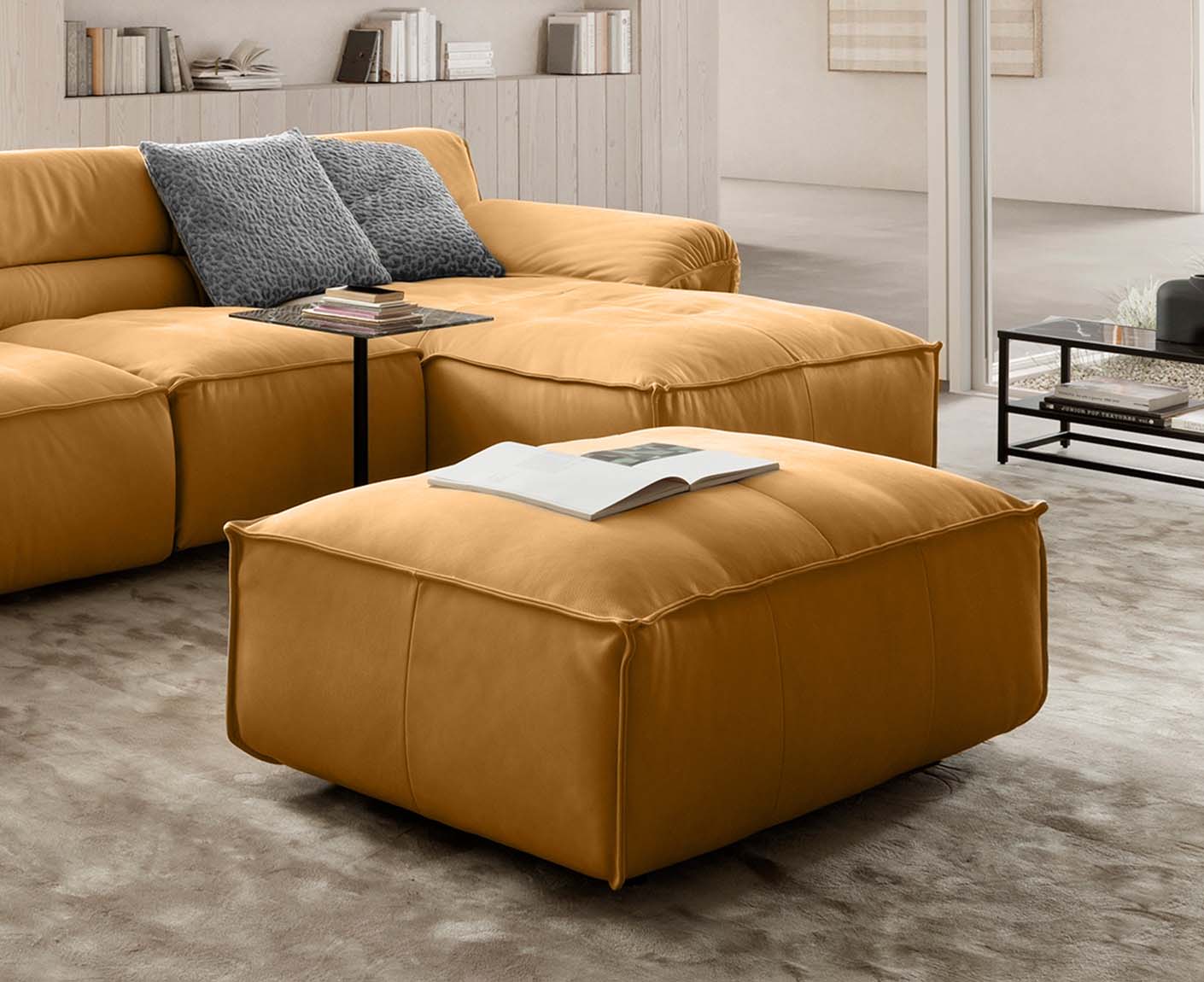 designwerk Vola Hocker | 110 x 75 cm | Echtleder