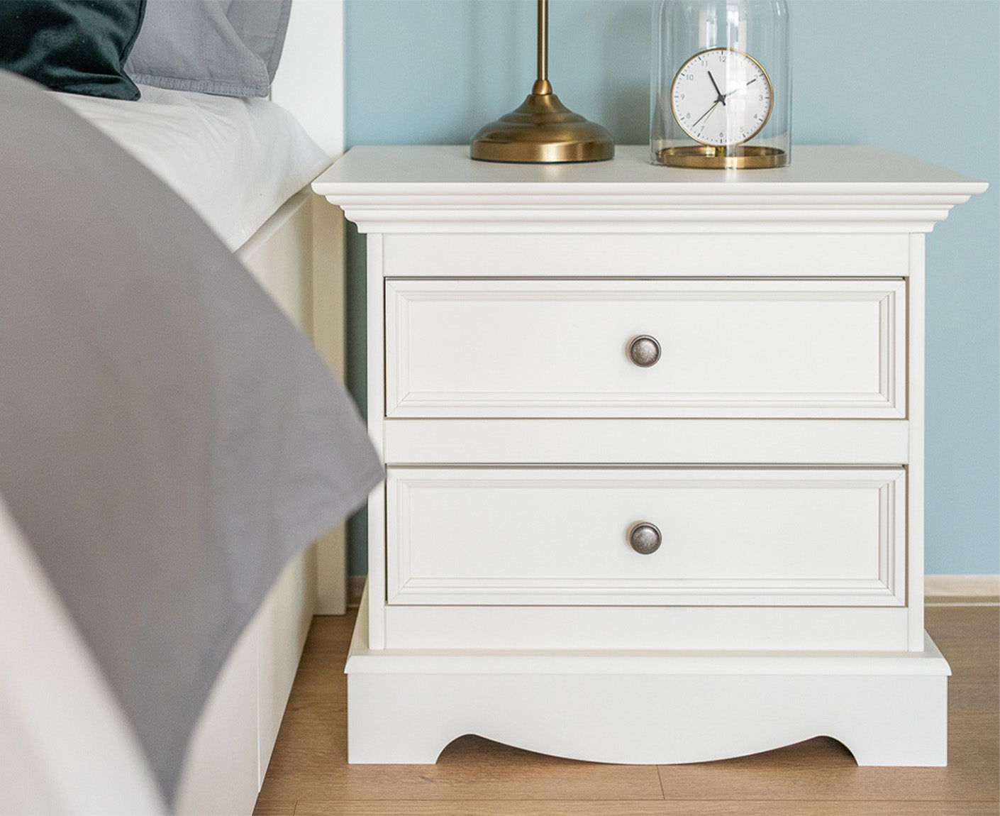 Belluno Elegante Nachtkommode Massivholz