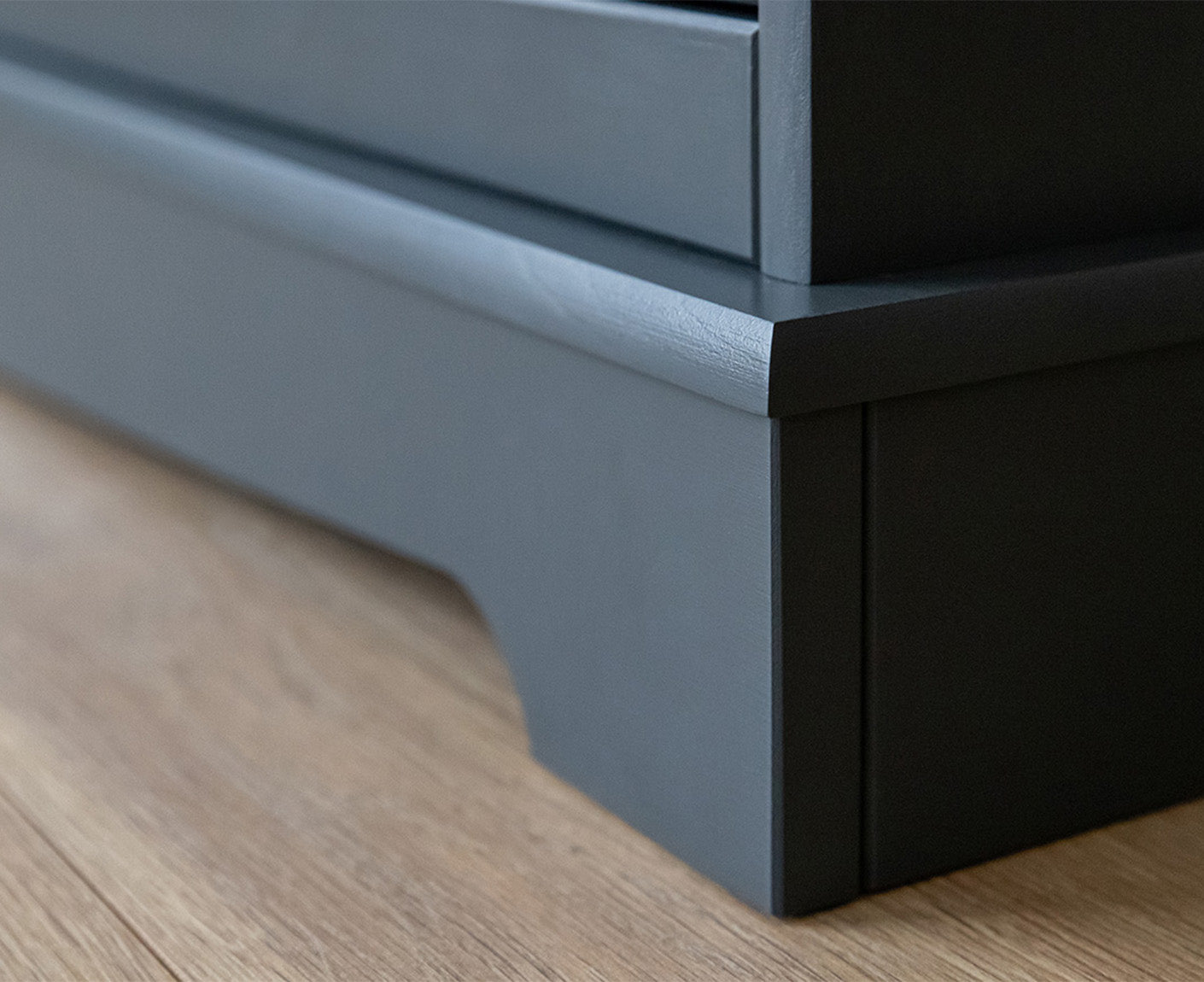 Belluno Elegante Lowboard 167x53 cm Massivholz