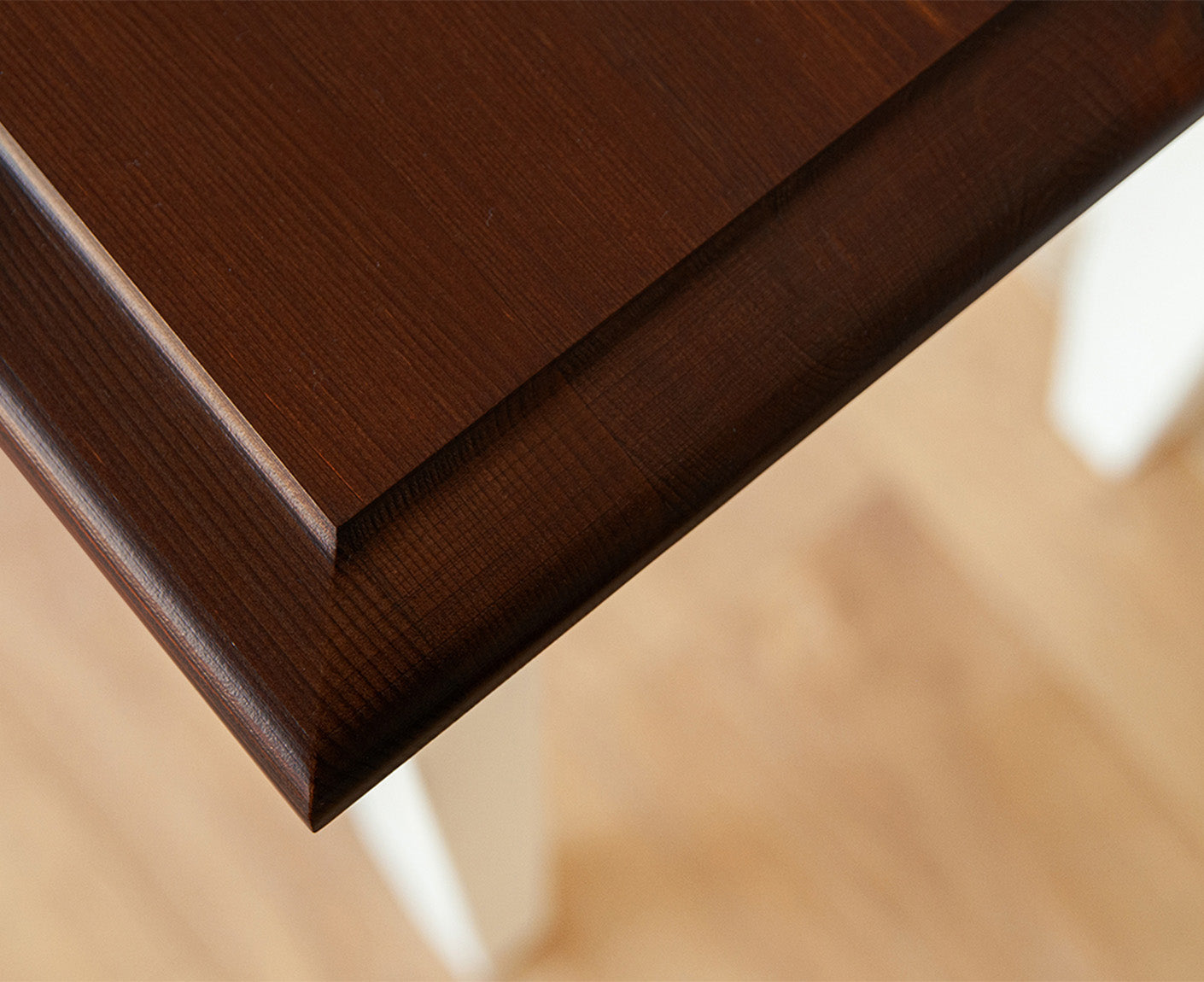 Belluno Elegante Couchtisch 70x70 cm Massivholz