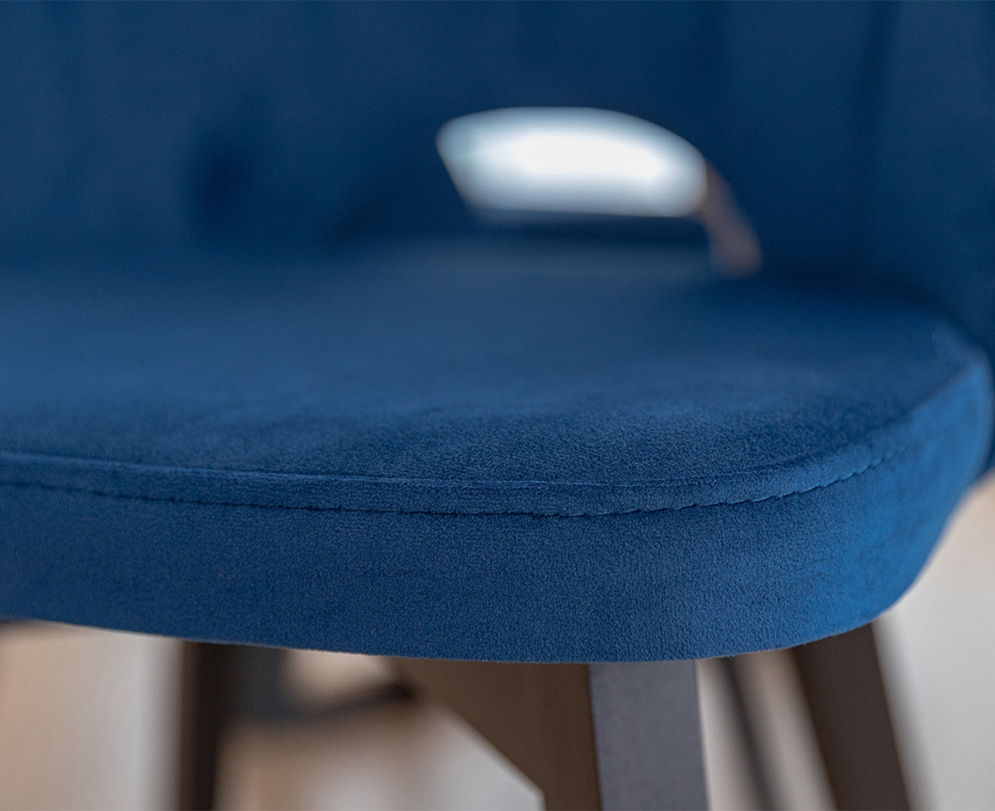 Breno Esszimmerstuhl Massivholz Buche Schwarz/ Blau Samt