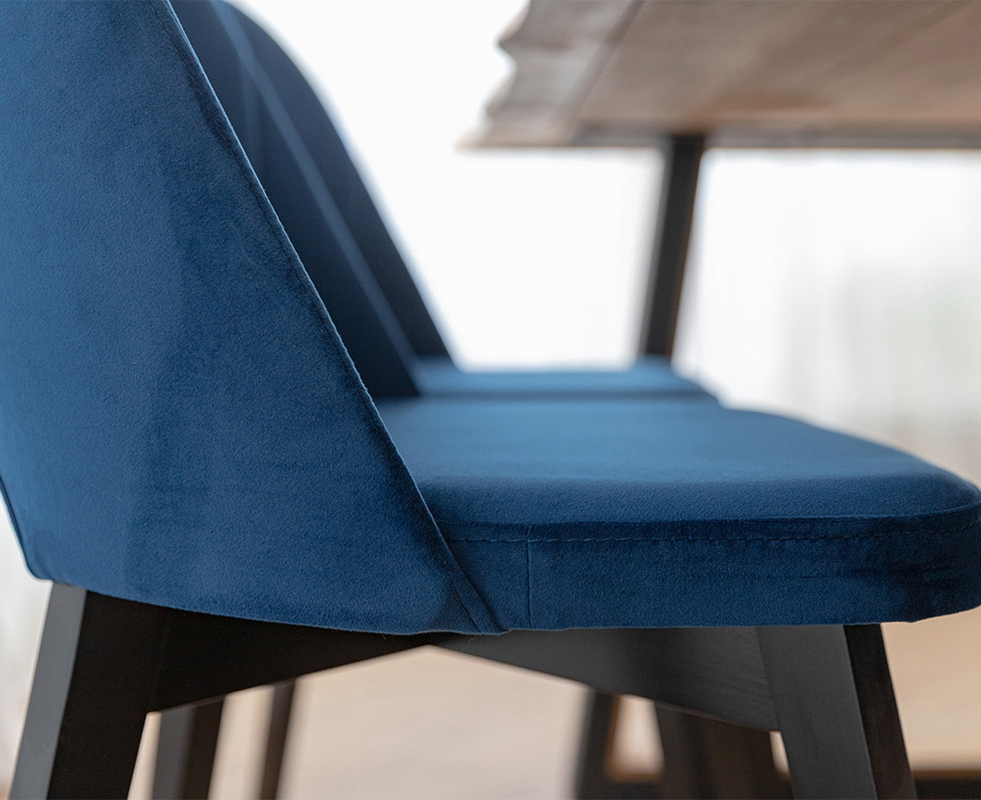 Breno Esszimmerstuhl Massivholz Buche Schwarz/ Blau Samt