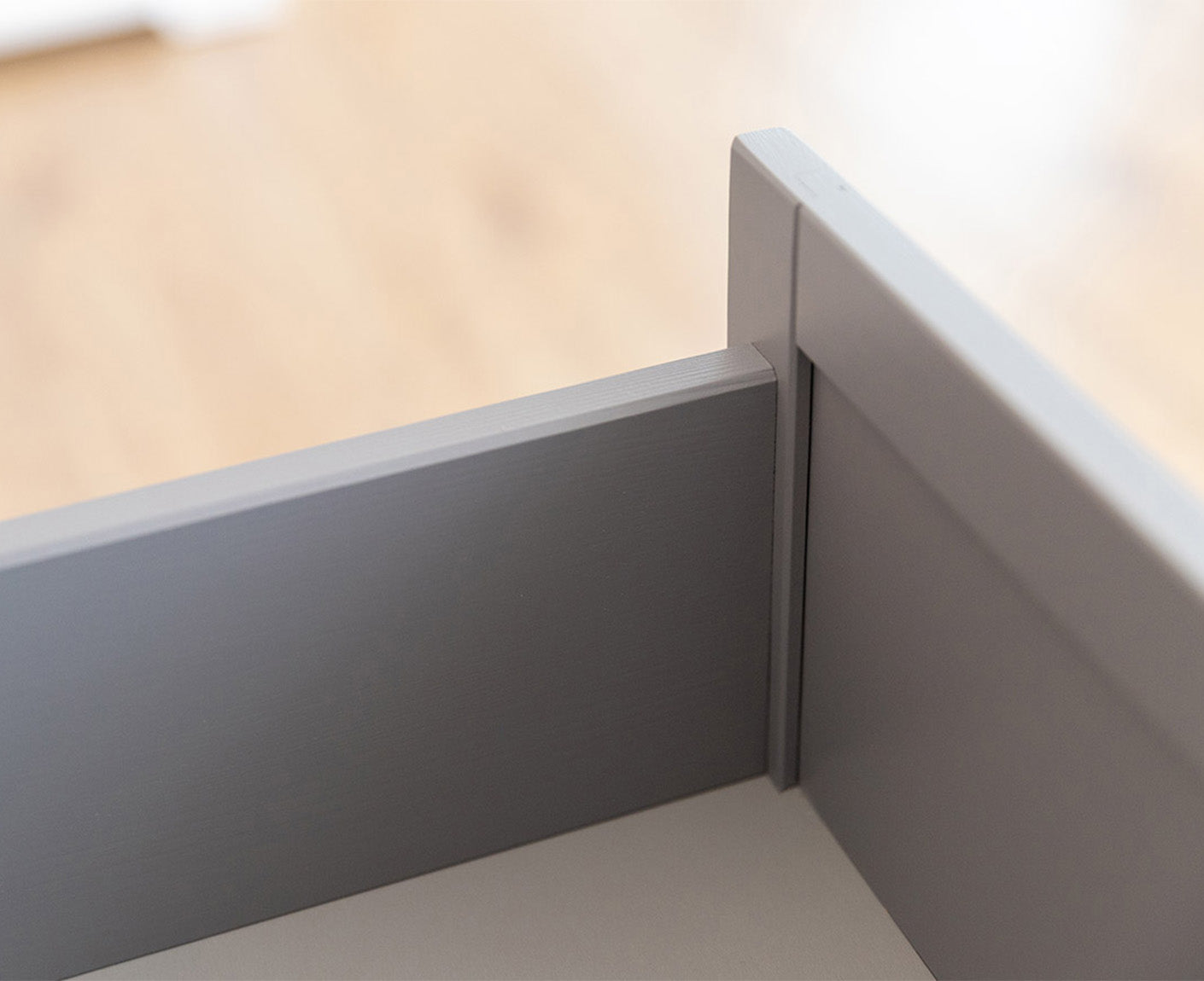 Marone Elite Sideboard 4-türig Massivholz Weiß / Grau
