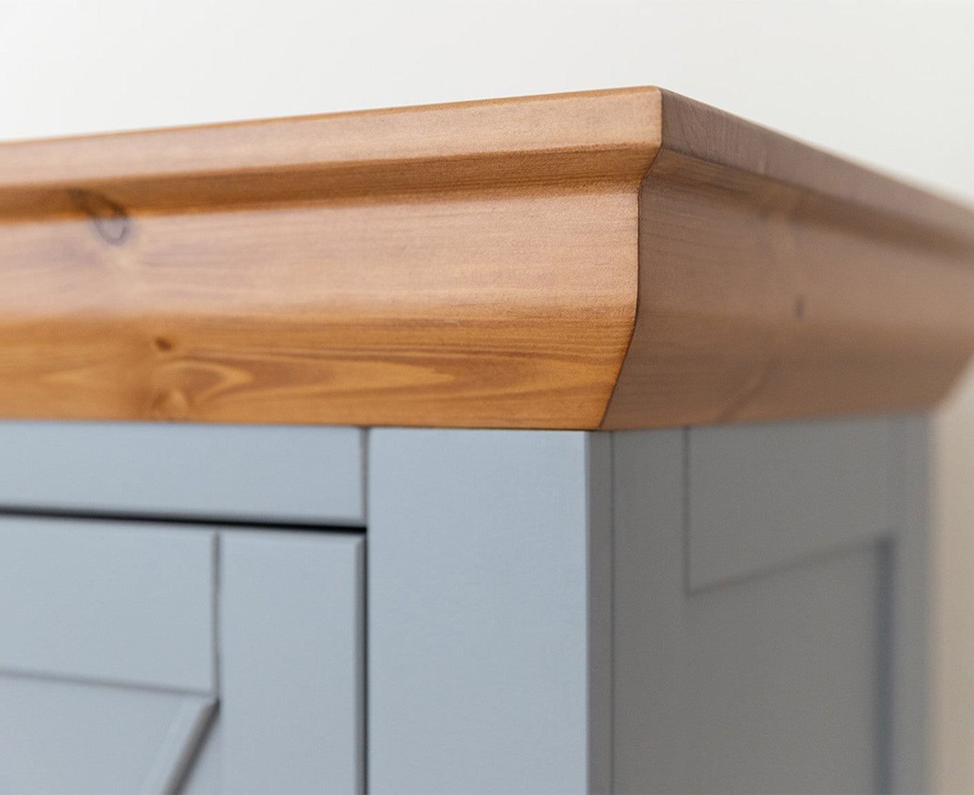 Marone Elite Sideboard 4-türig Massivholz Weiß / Grau