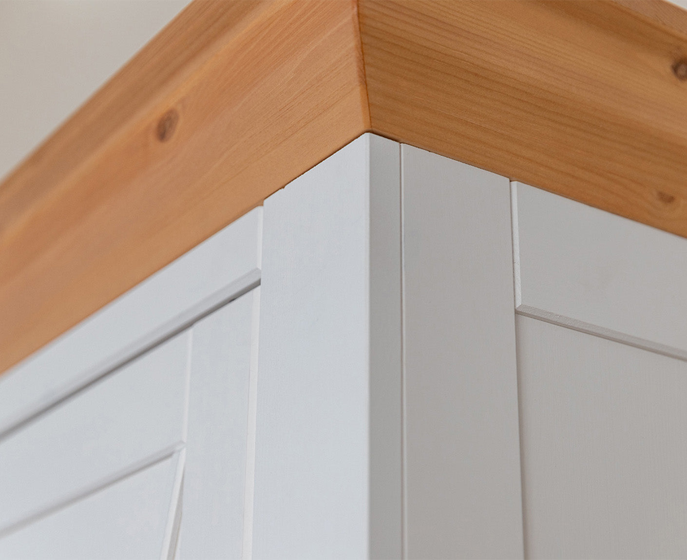 Marone Elite Sideboard 4-türig Massivholz Weiß / Grau