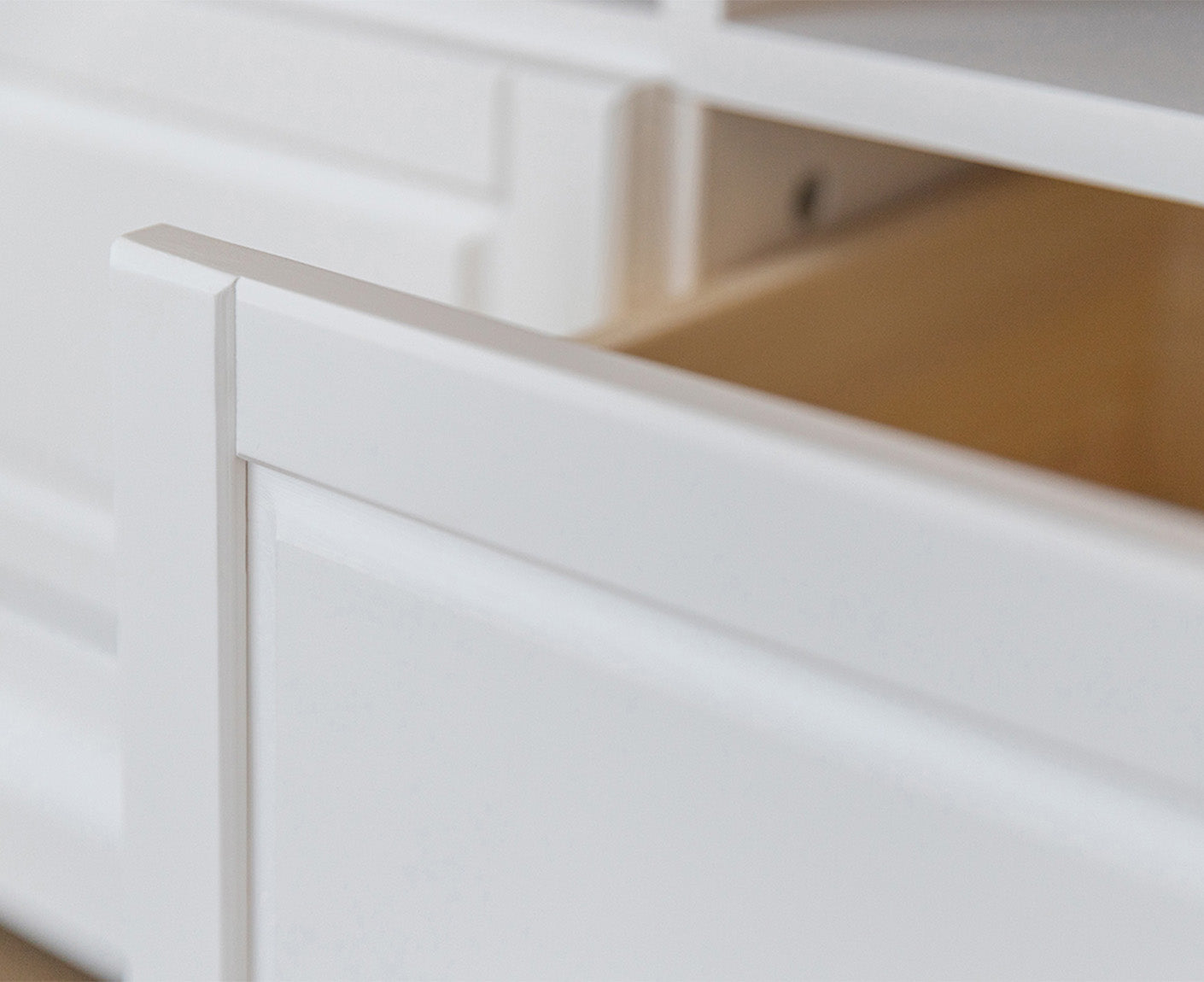 Marone Elite Sideboard 3-türig Massivholz Weiß / Grau