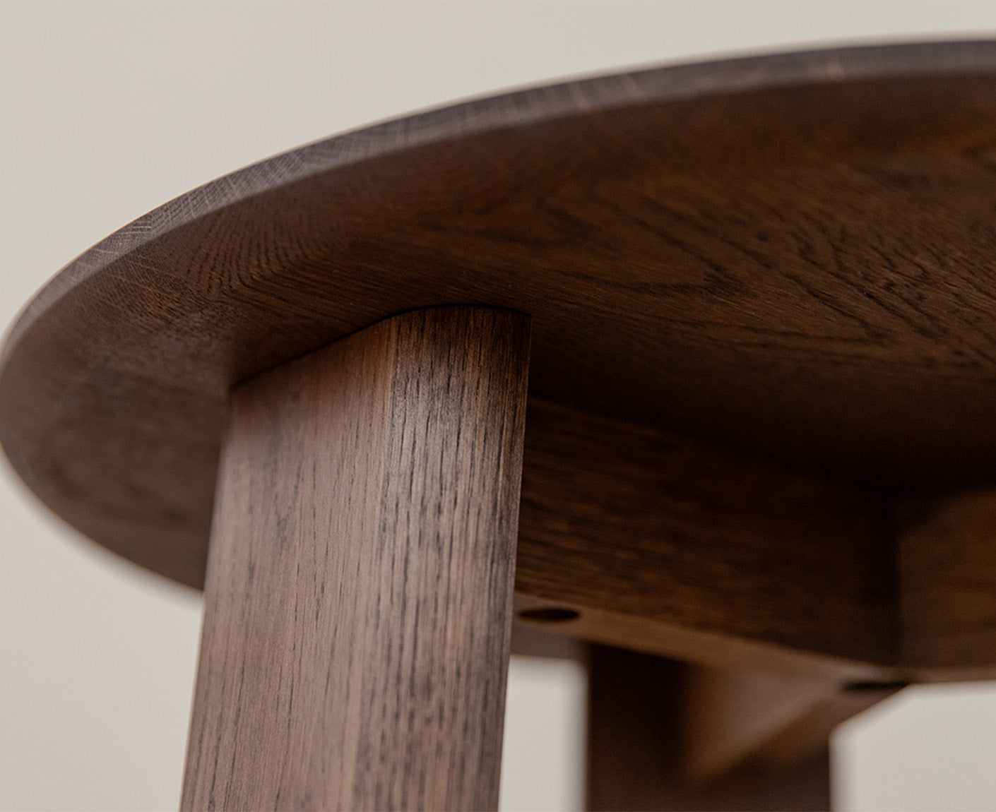 Monty Couchtisch Beistelltisch Ø 51 cm Massivholz geölt