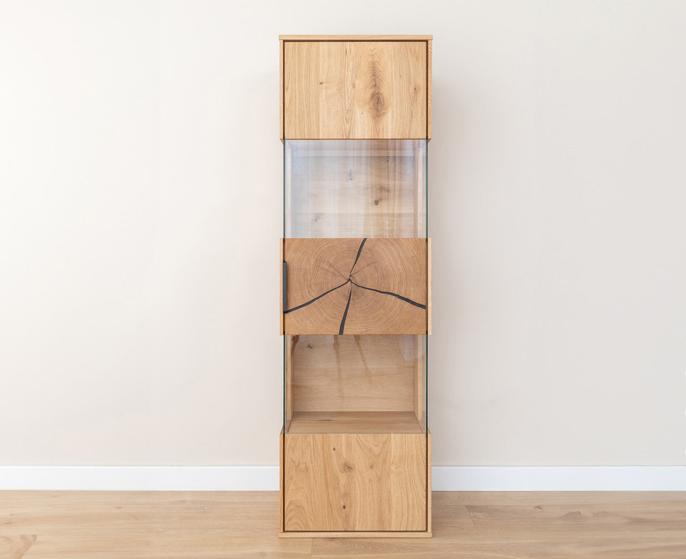 Tirano Hängevitrine Hirnholz Massivholz Eiche geölt, fertig montiert