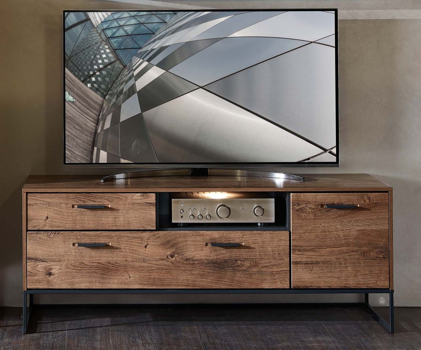Manhattan TV-Unterteil, fertig montiert Haveleiche Cognac