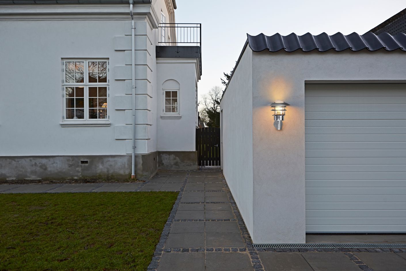 Lønstrup Wandlampe Ø 22 cm Outdoor Verzinkt Silber