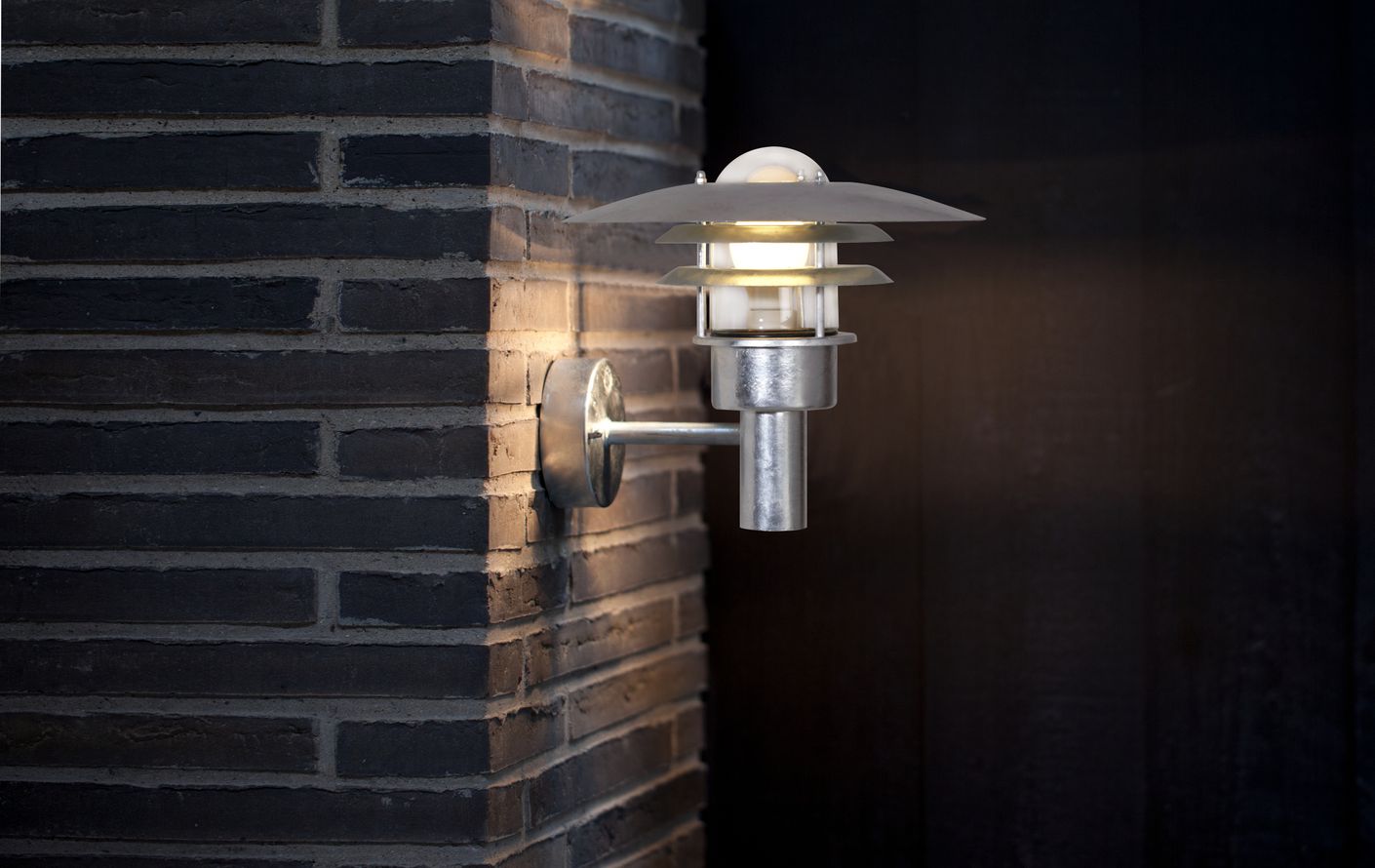 Lønstrup Wandlampe Ø 32 cm Outdoor Verzinkt Schwarz