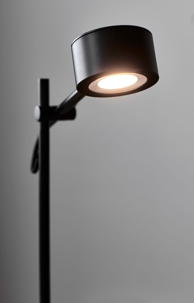 Clyde Stehlampe Leselampe Ø 8,5 cm mit Moodmaker Dimmer Schwarz - Voelpe