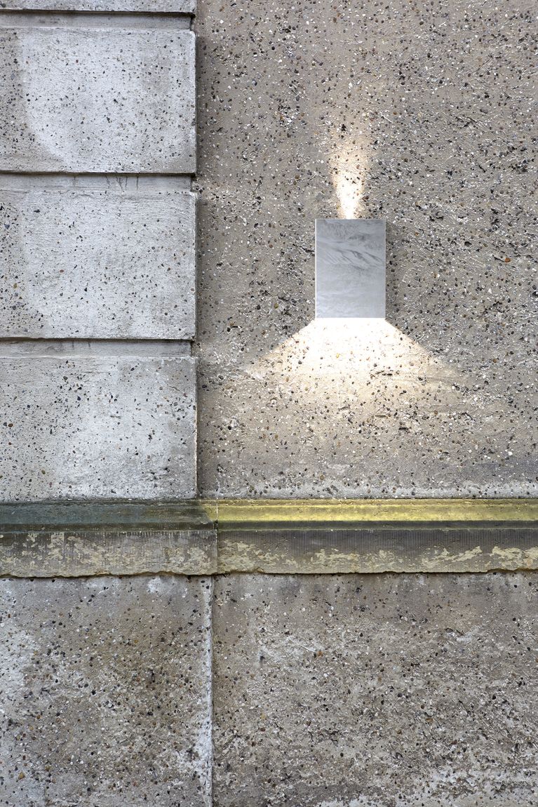 Fold 15 Wandlampe LED Verzinkt