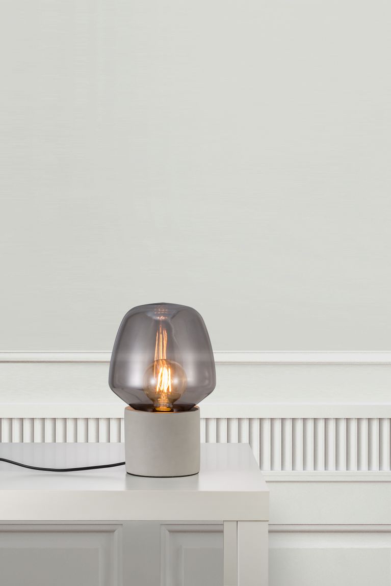 Christina Tischlampe Ø 20 cm Beton / Schwarz