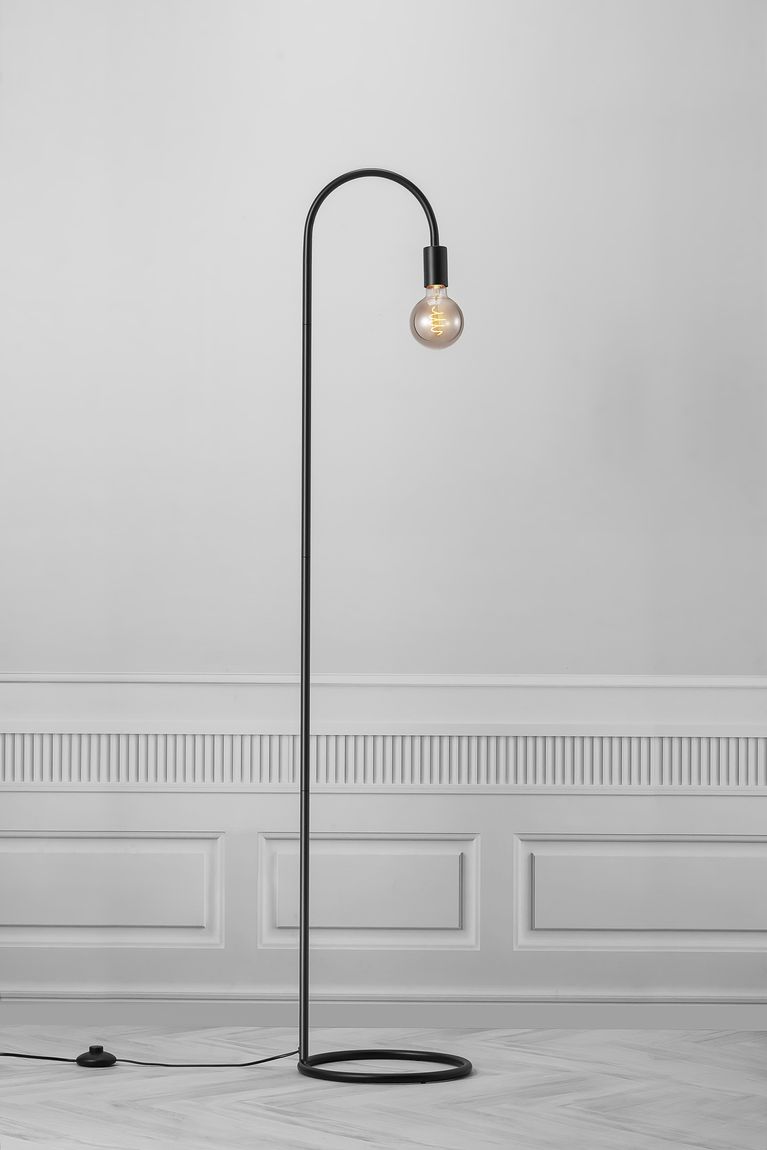 Paco Stehlampe E27 Schwarz - Voelpe