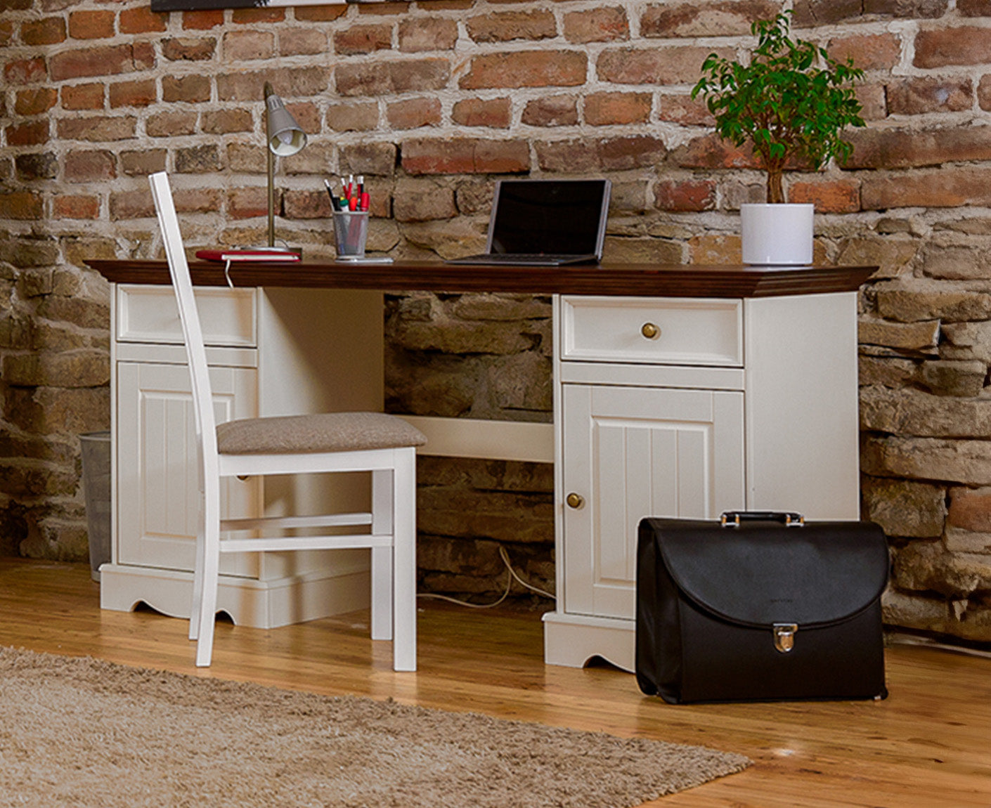 Belluno Elegante Schreibtisch 155x53 cm Massivholz