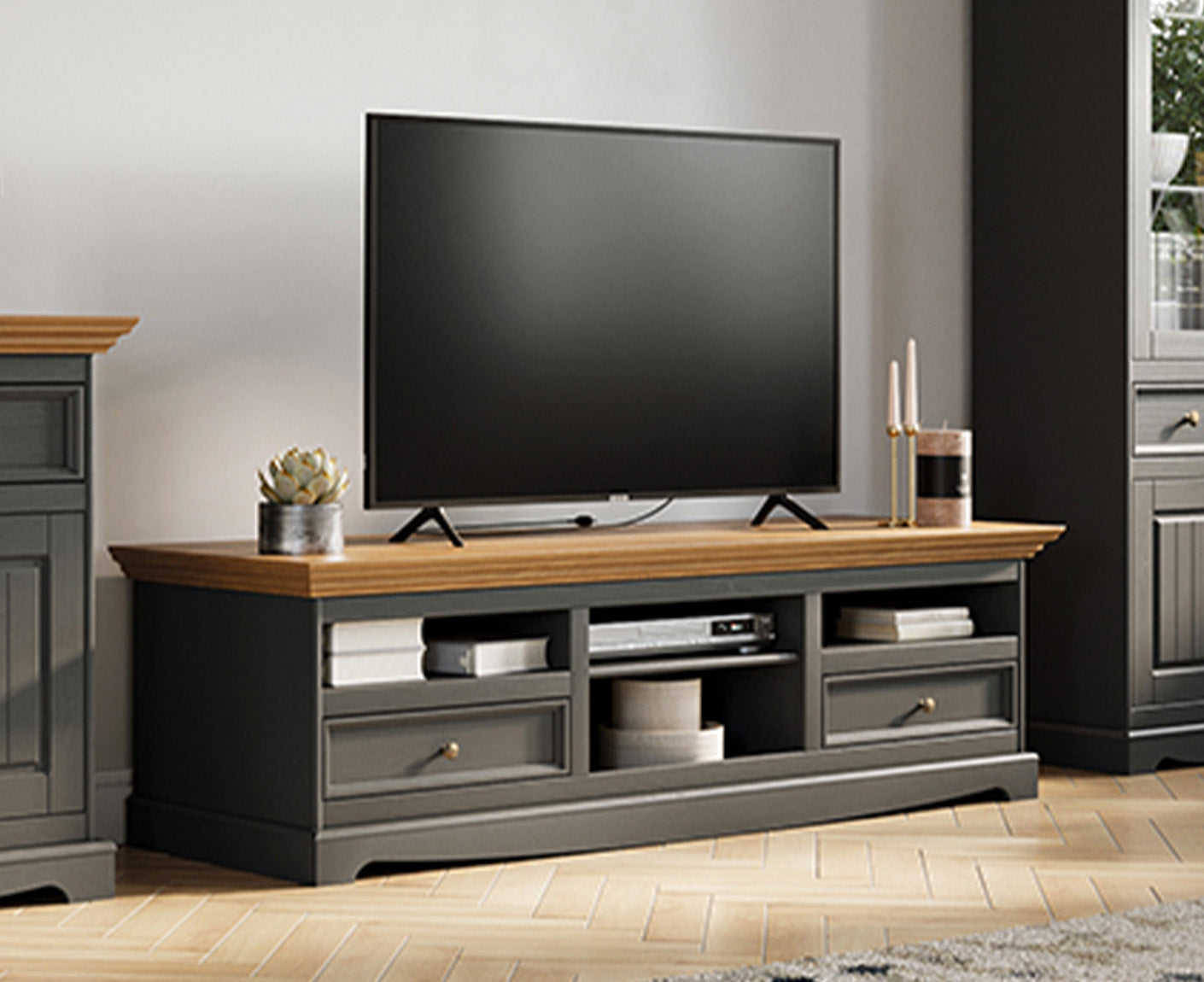 Belluno Elegante Lowboard 167x53 cm Massivholz