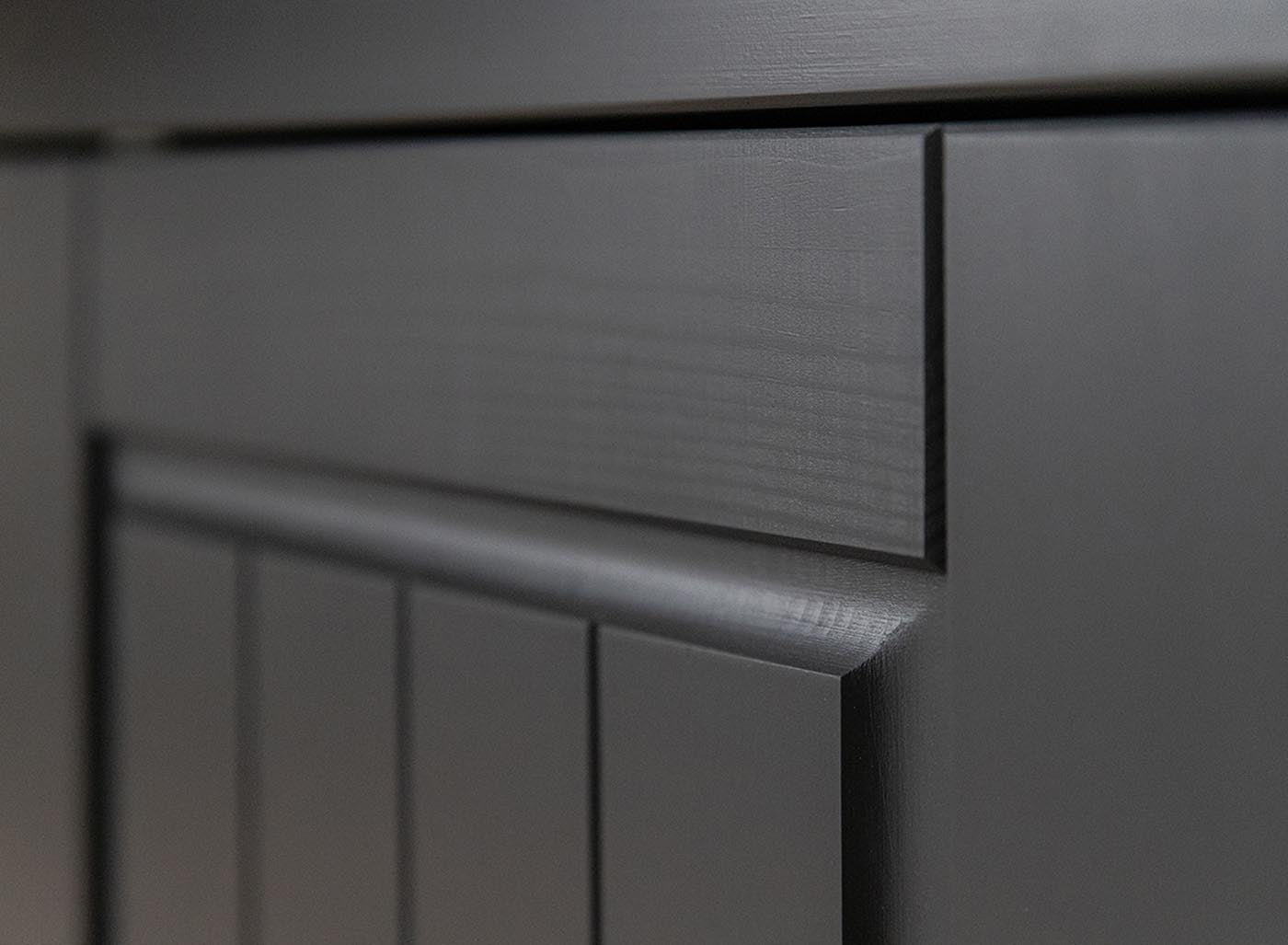 Belluno Elegante Massivholz Sideboard mit 4 Türen Grafit / Eiche