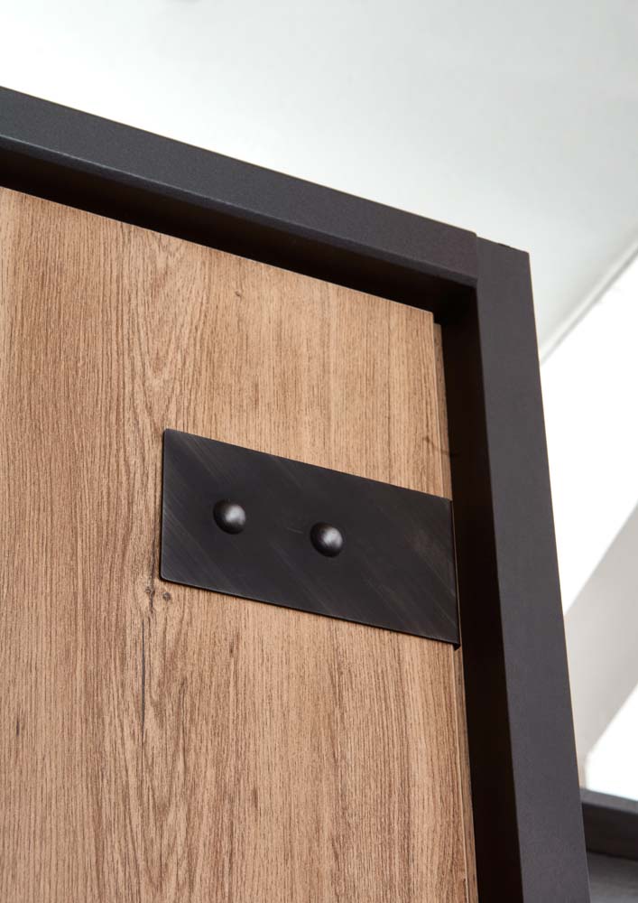 Detroit 4-türiger Kleiderschrank mit Spiegel Plankeneiche / Schwarz