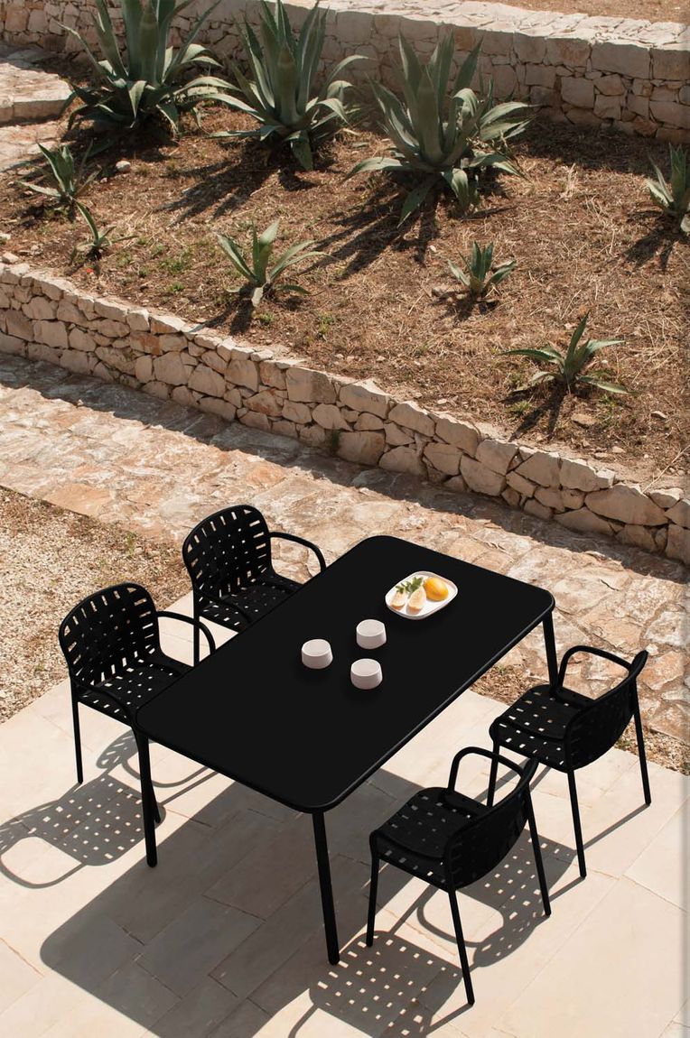 Emu Yard Gartentisch 160x97,5 cm Schwarz